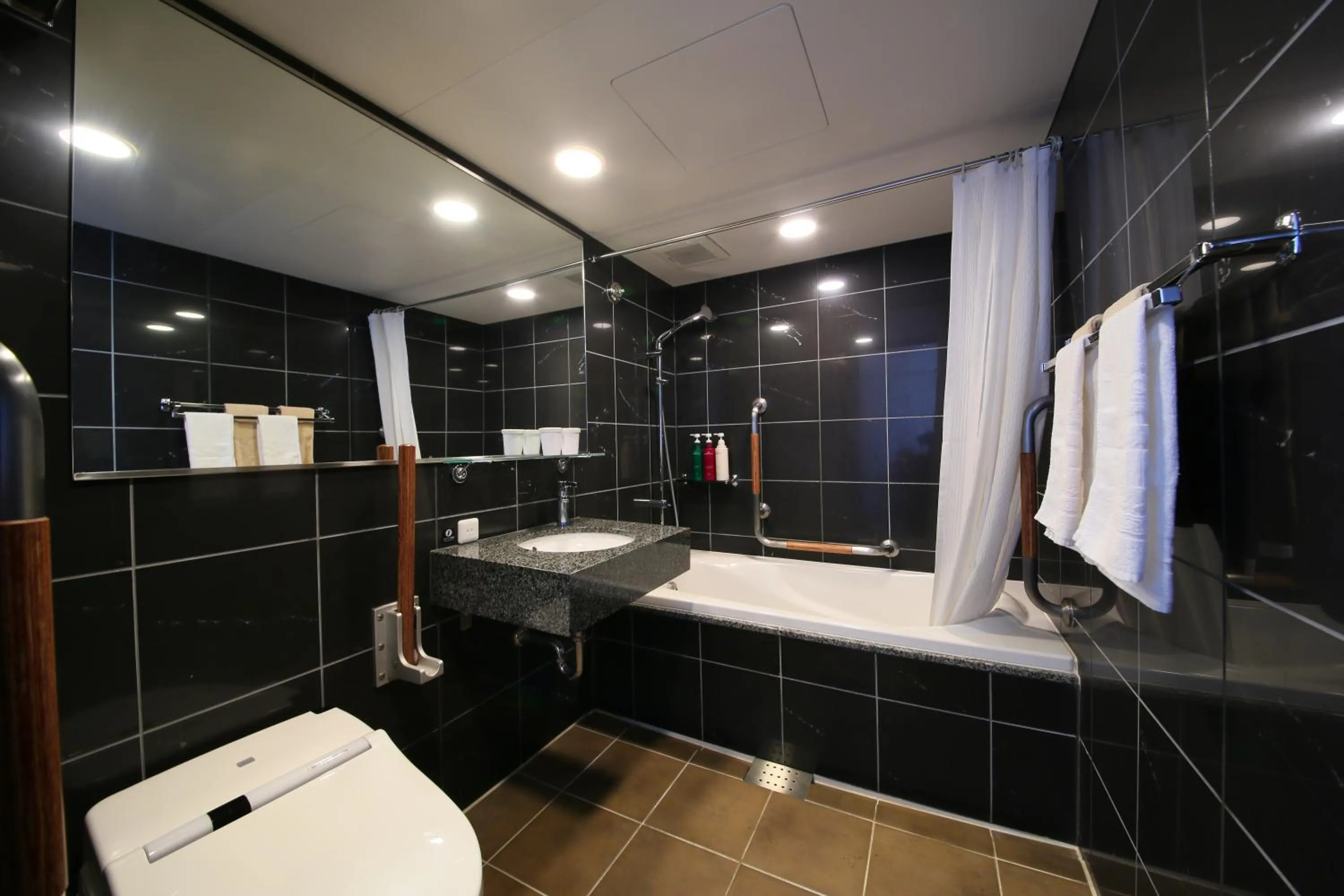 Bathroom in APA Hotel Ikebukuro Eki Kitaguchi