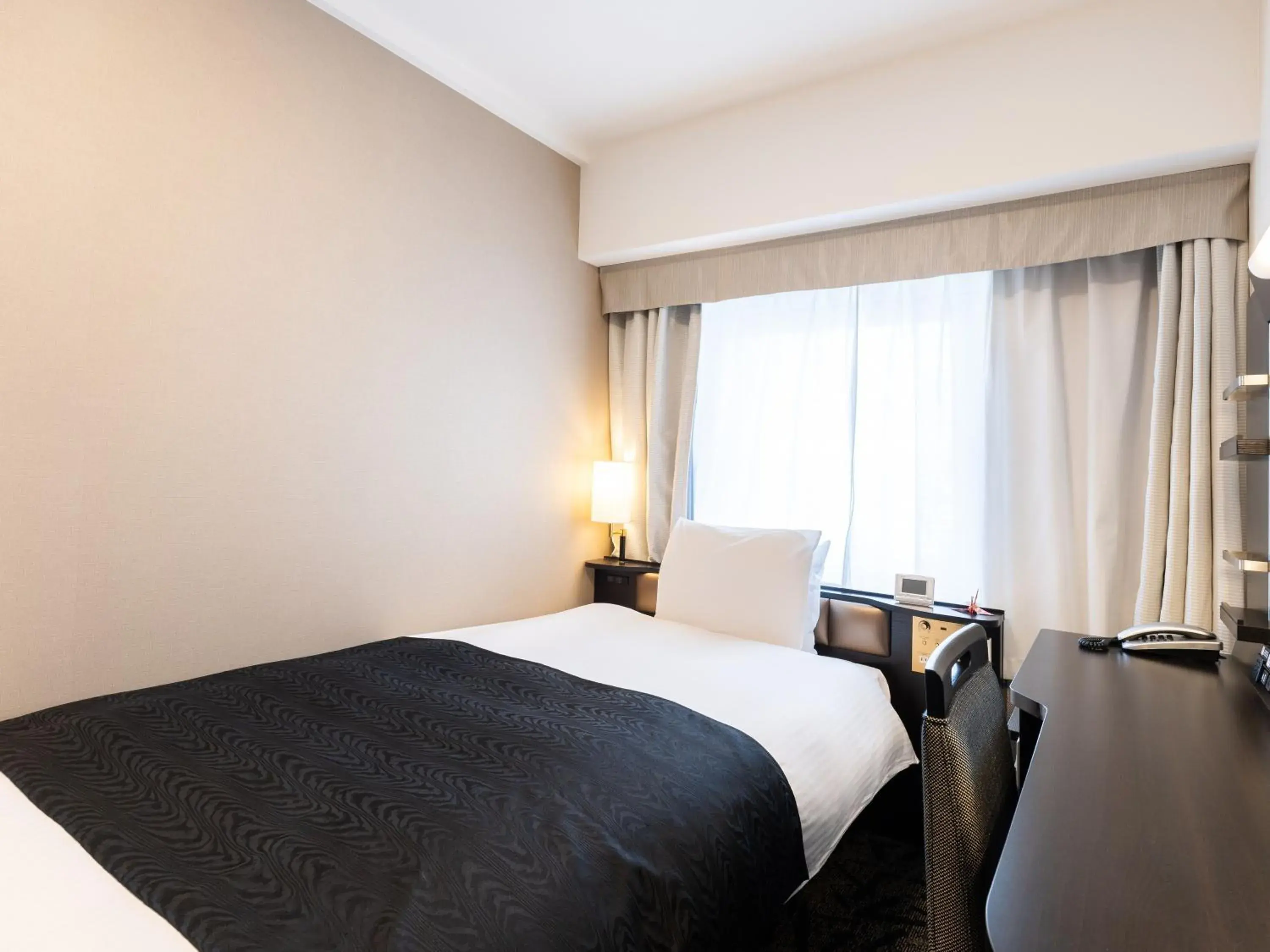 Photo of the whole room, Bed in APA Hotel Tennoji Ekimae Photo of the whole room, Bed in APA Hotel Tennoji Ekimae