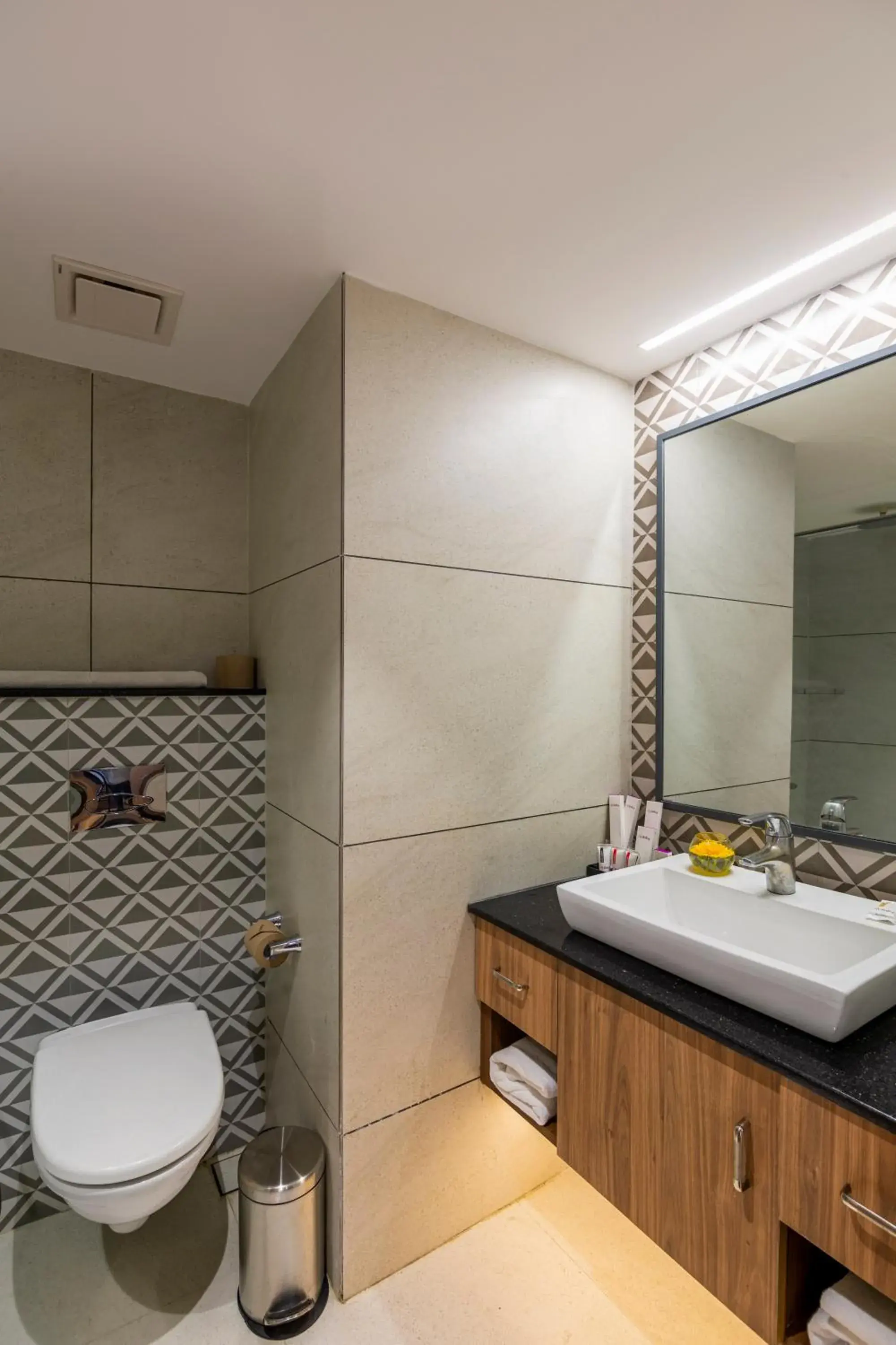 Valley View Suite with Balcony in Sterling Mussoorie Valley View Suite with Balcony in Sterling Mussoorie