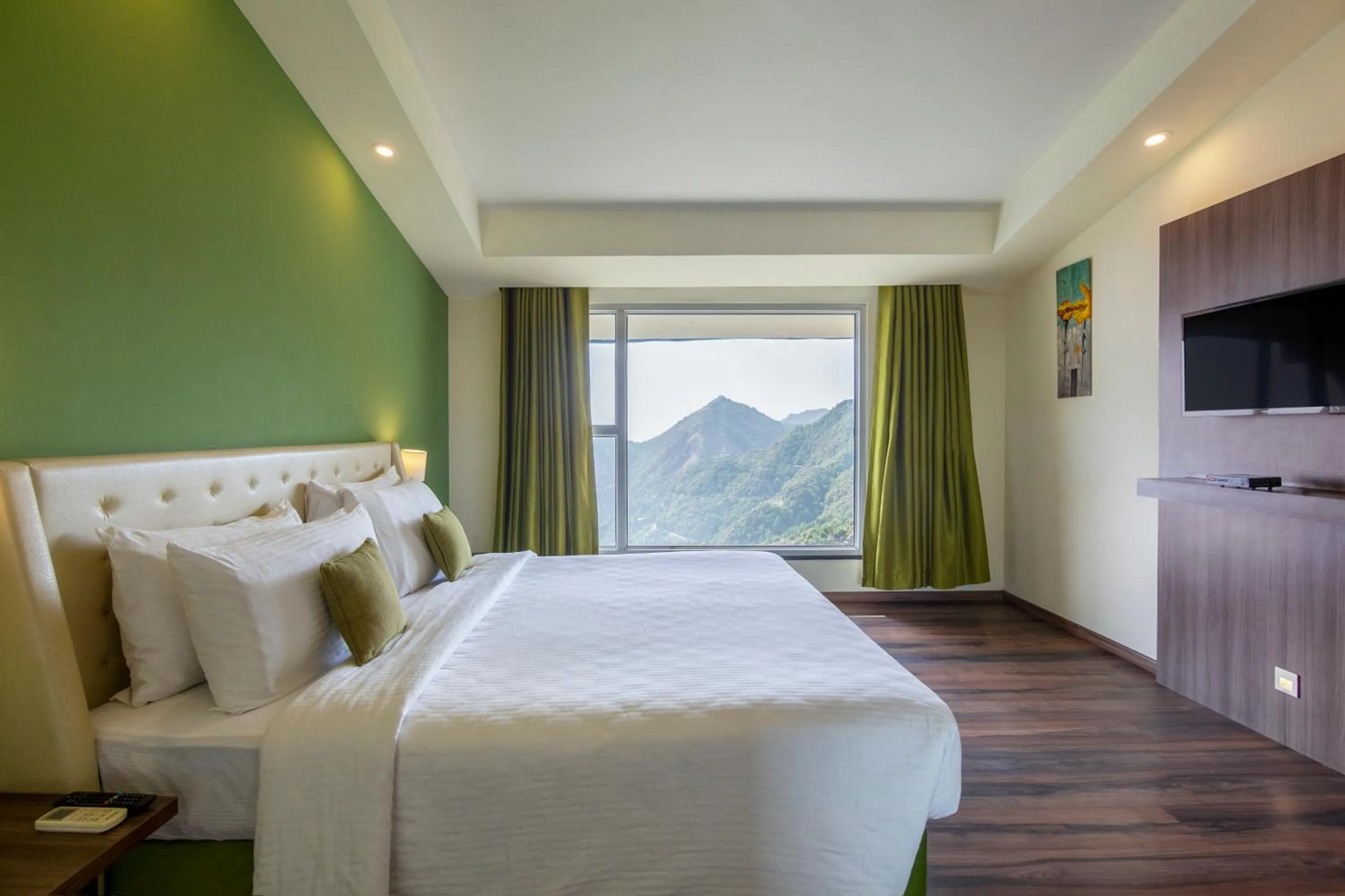 Bedroom, Bed in Sterling Mussoorie