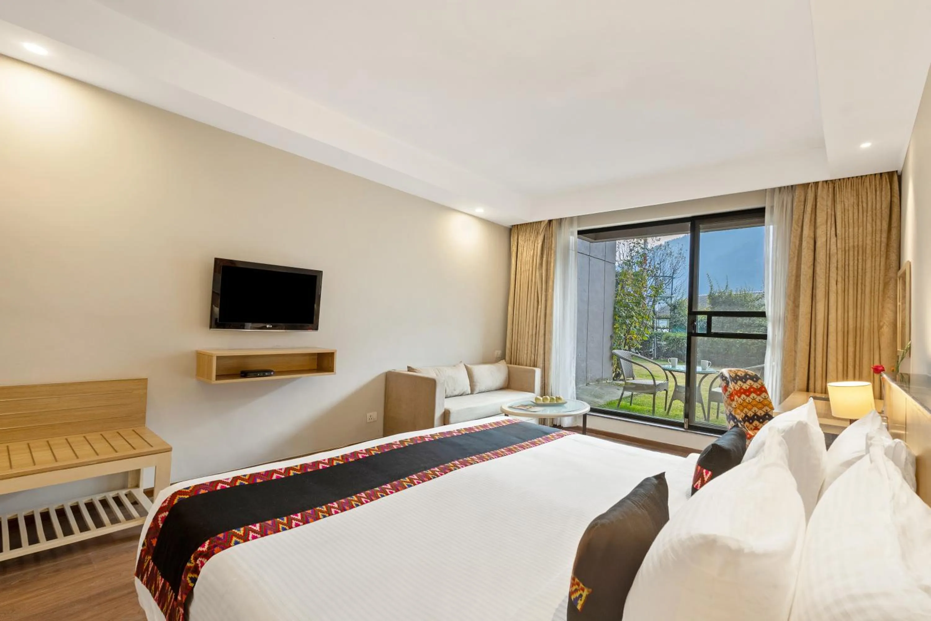 Bedroom, Bed in Sterling Manali