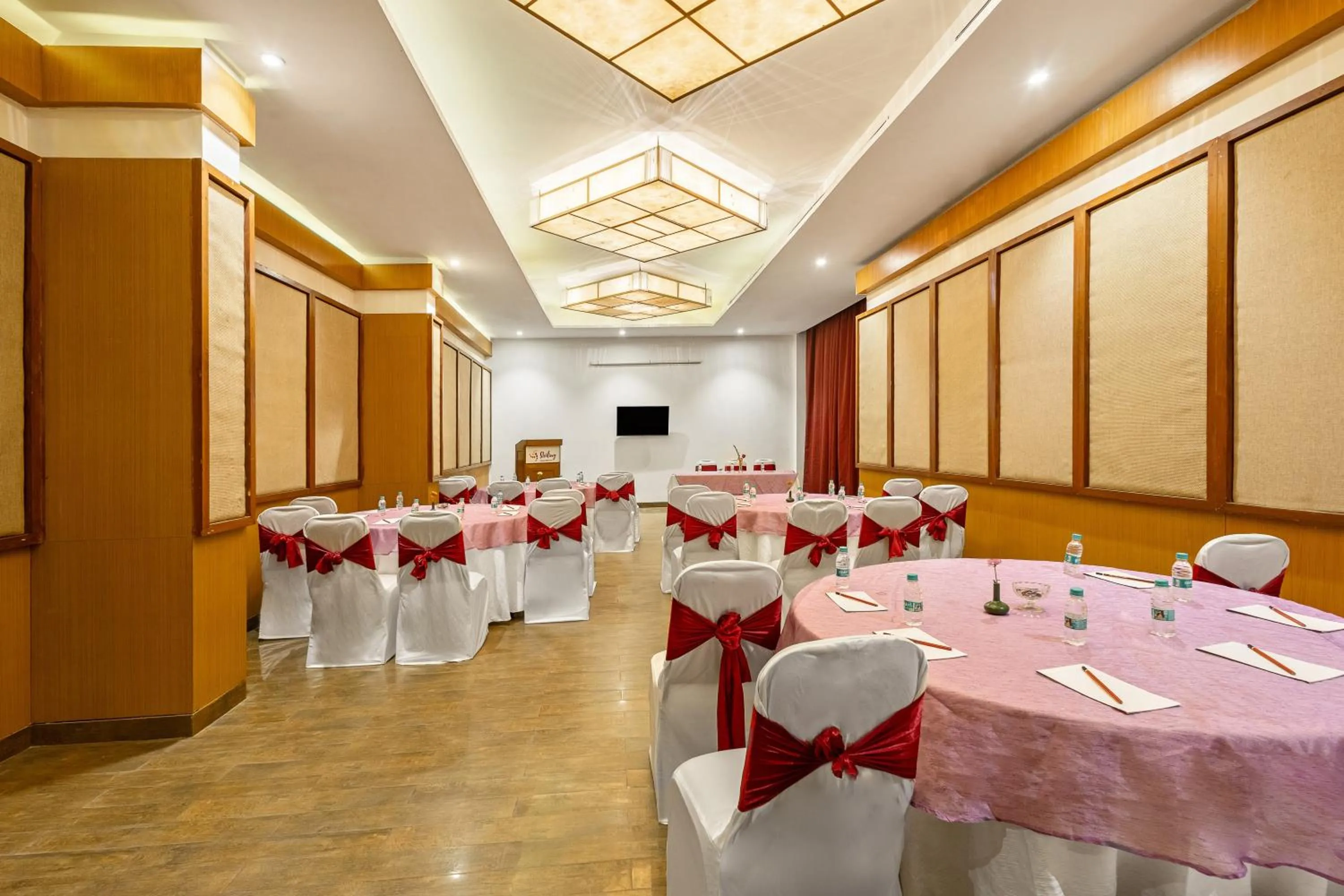 Banquet/Function facilities in Sterling Manali
