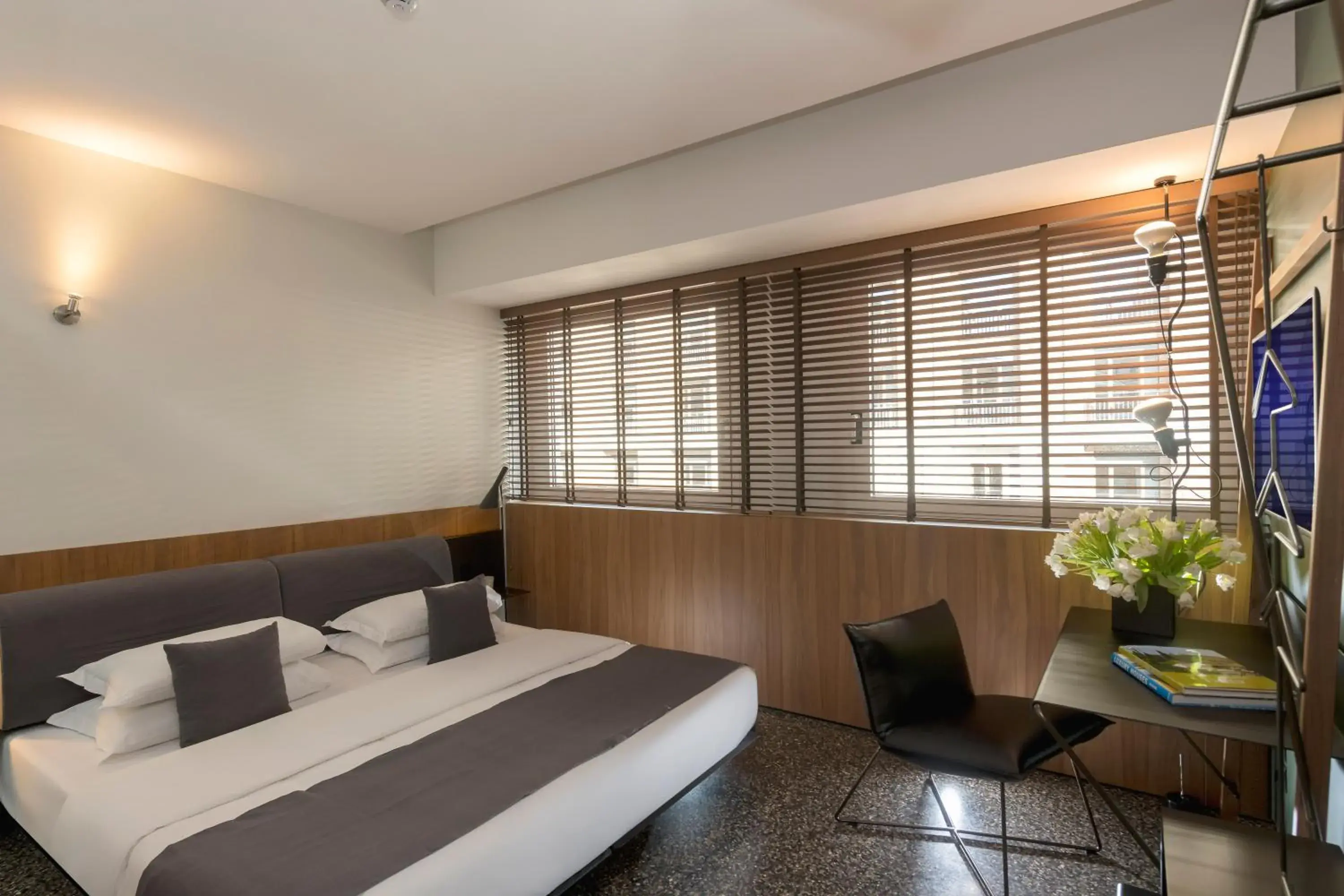 Photo of the whole room, Bed in Hotel Royal Bissolati Photo of the whole room, Bed in Hotel Royal Bissolati