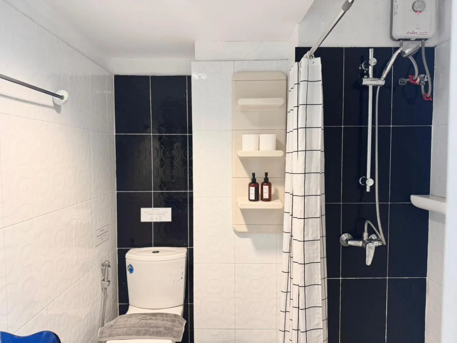 Bathroom in Baan Sabai Rama IV Apartment