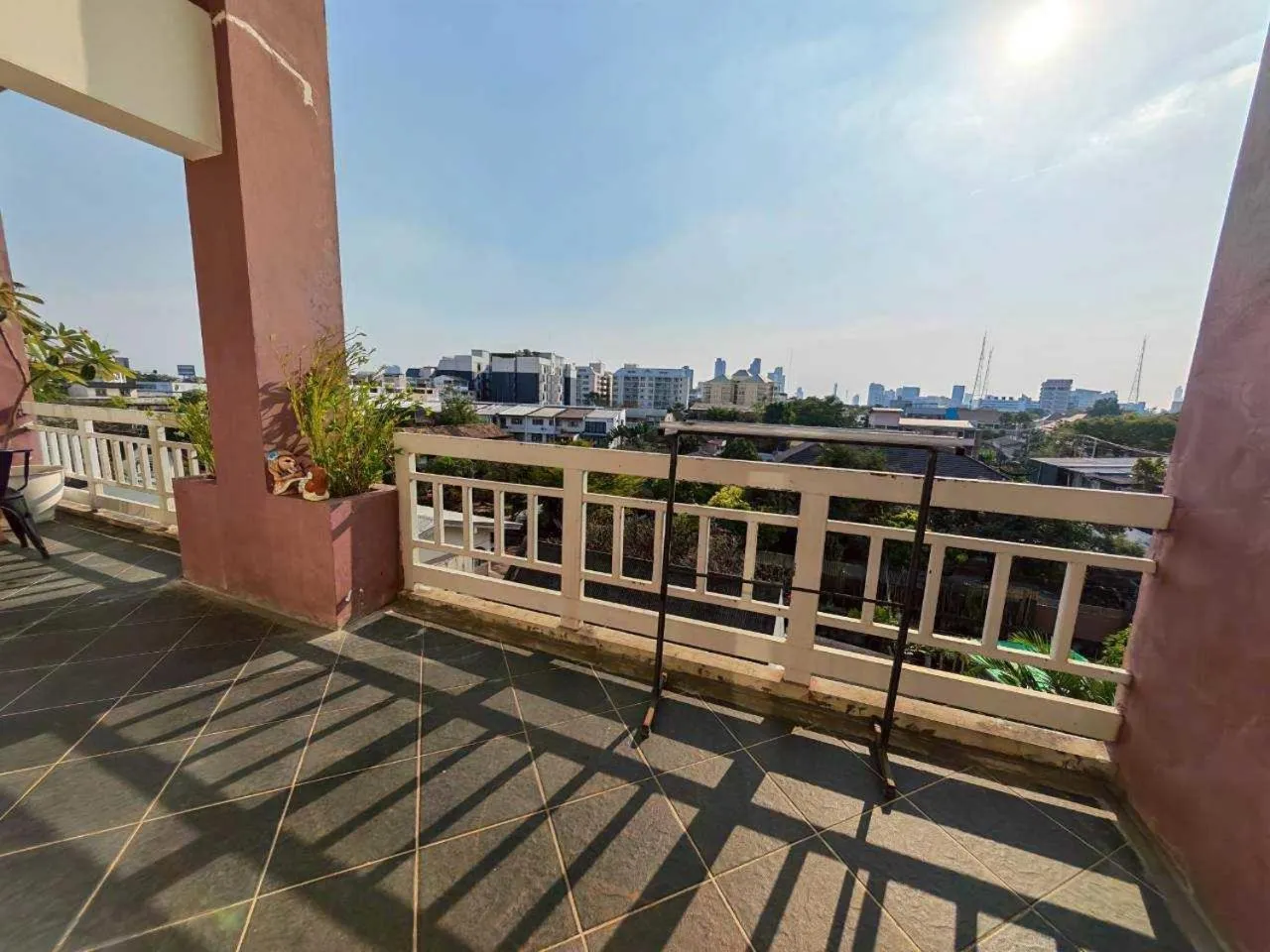 Balcony/Terrace in Baan Sabai Rama IV Apartment