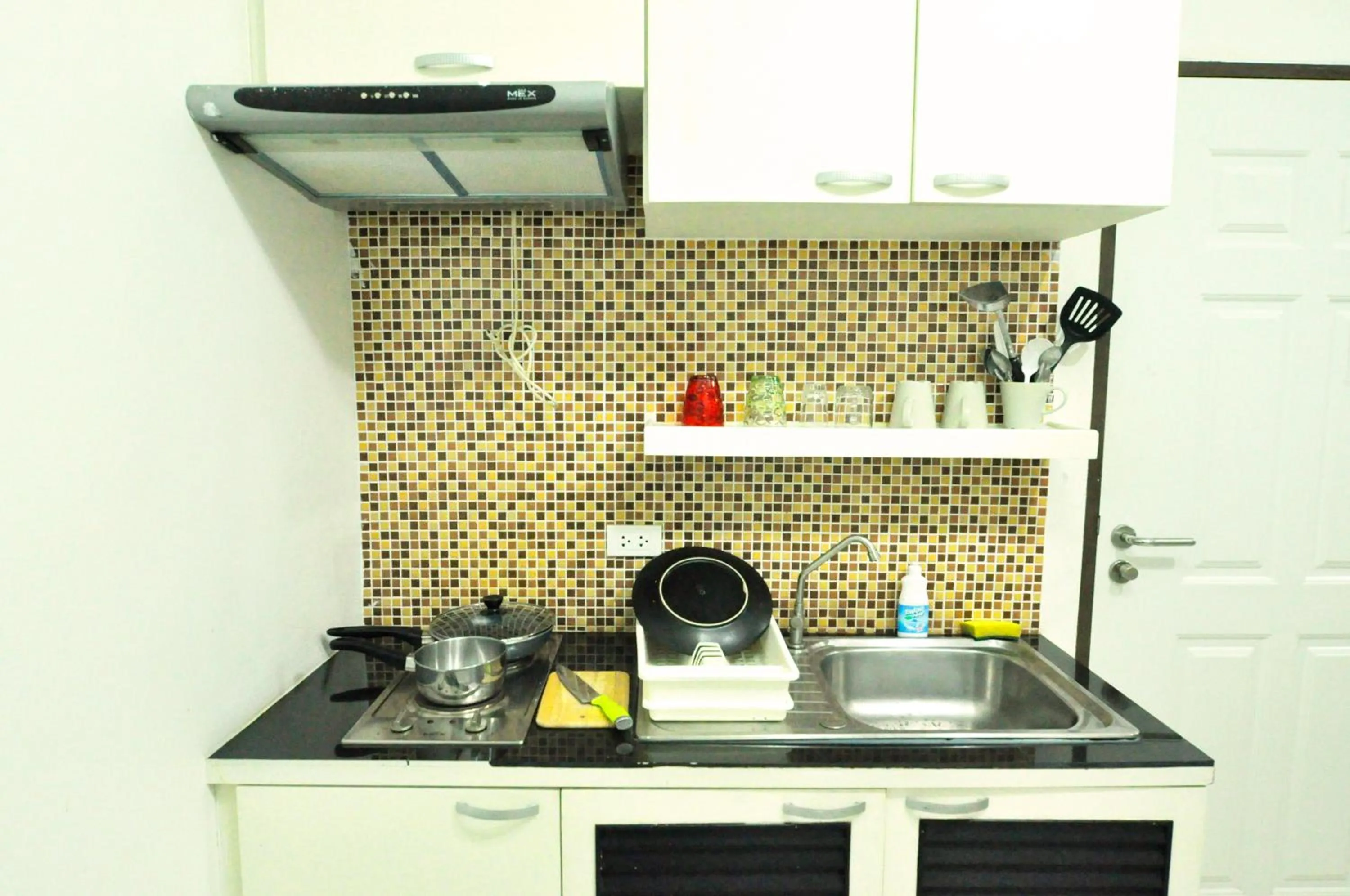 kitchen in Baan Sabai Rama IV Apartment