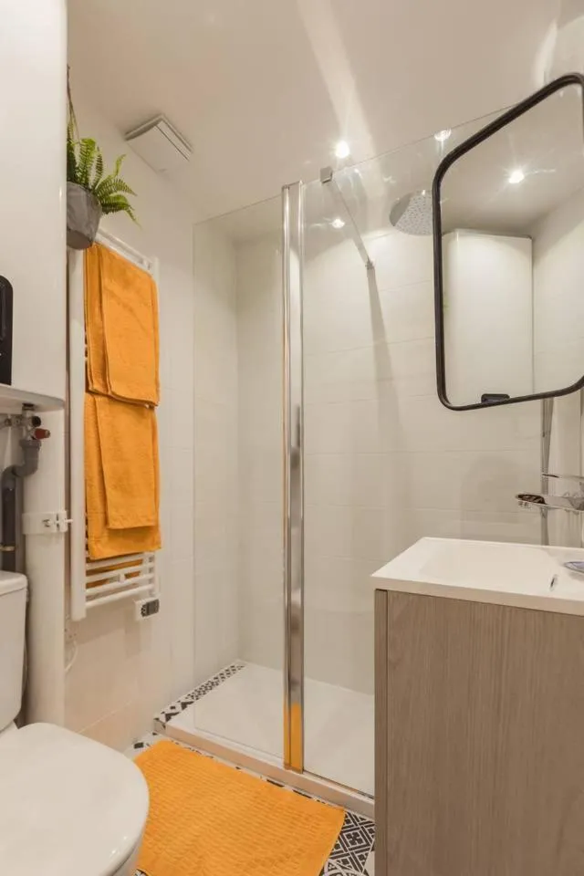 Shower in Nicelidays - Le Berlioz - city central - 7min from beaches
