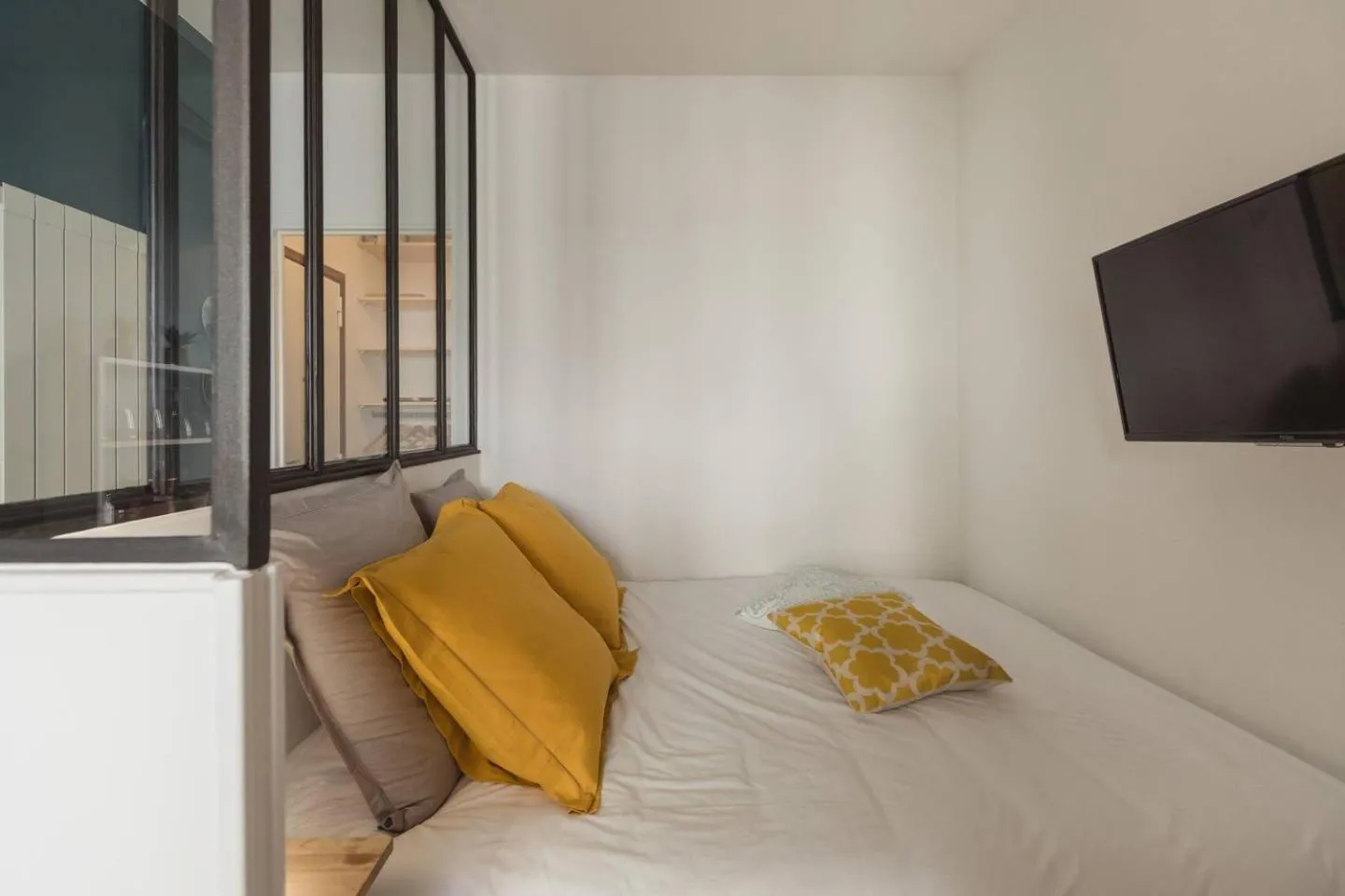 Bed in Nicelidays - Le Berlioz - city central - 7min from beaches