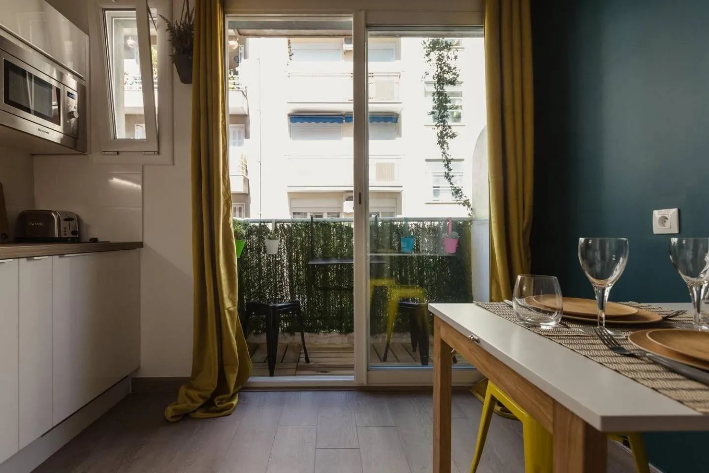 Balcony/Terrace in Nicelidays - Le Berlioz - city central - 7min from beaches