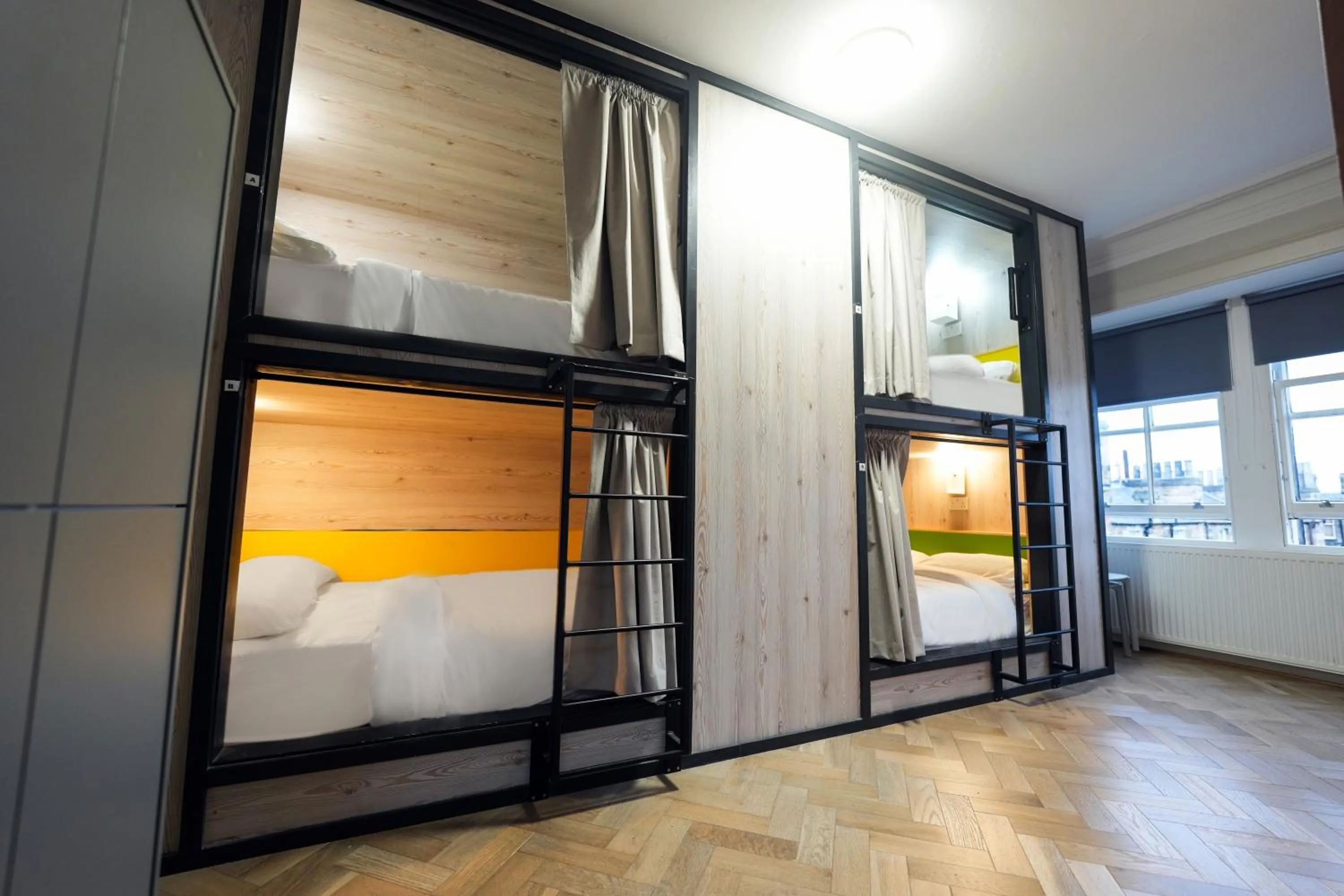 Bedroom, Bed in West End Hotel