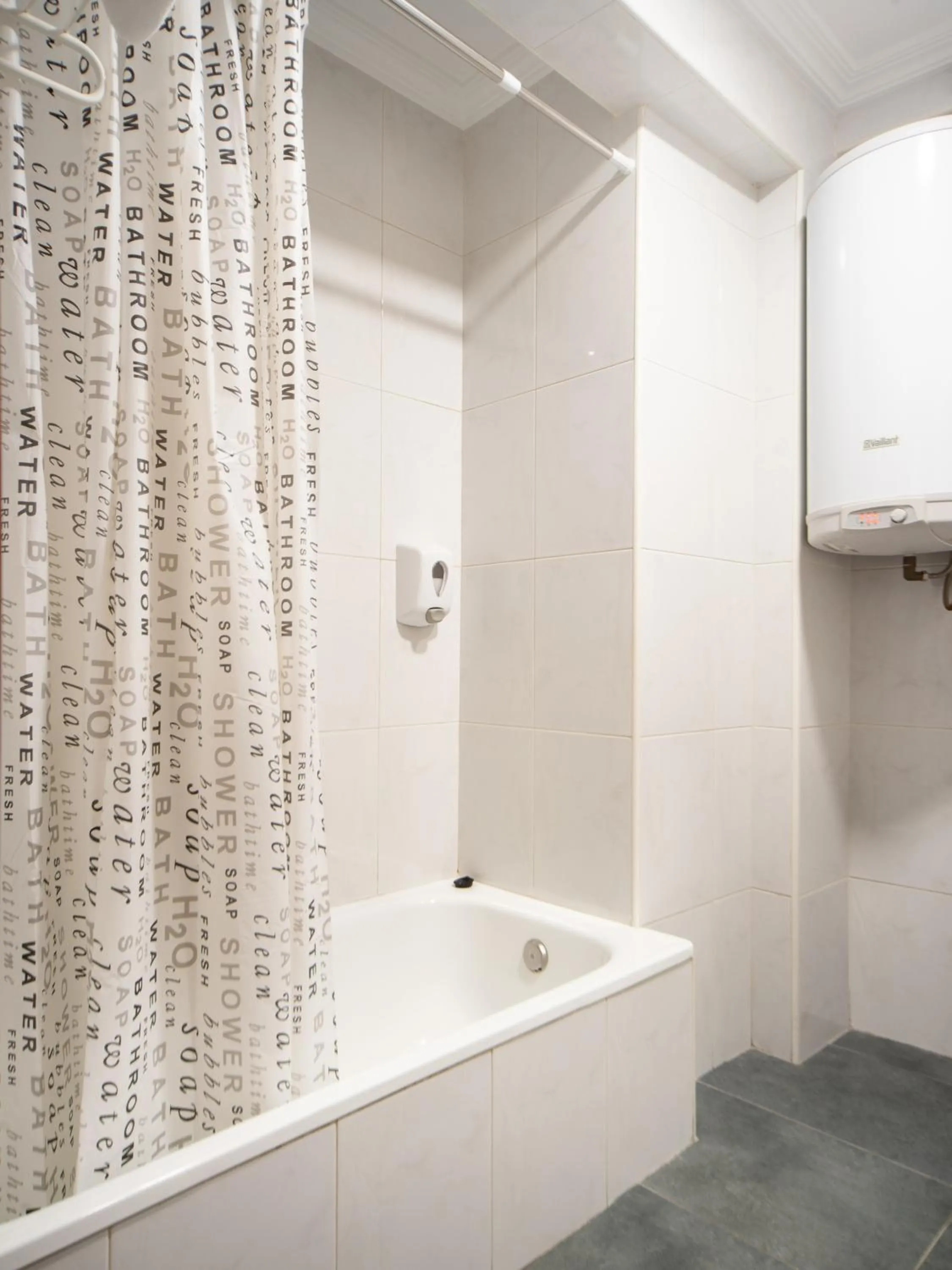 Bathroom in Hostal Uría