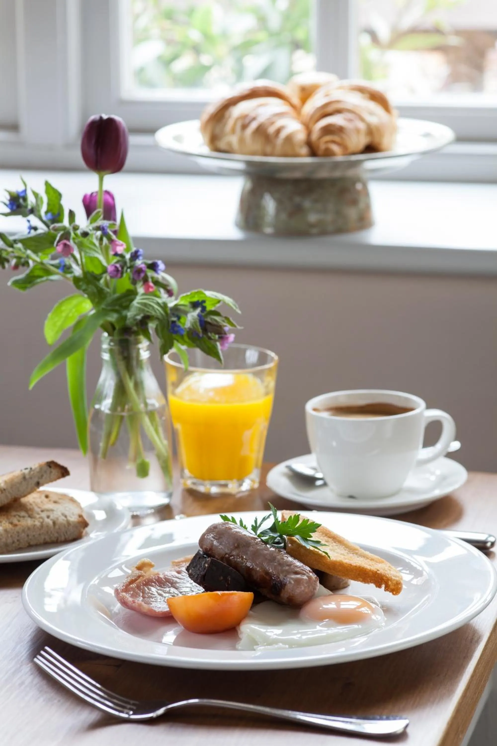 Restaurant/places to eat in Tudor Farmhouse Hotel