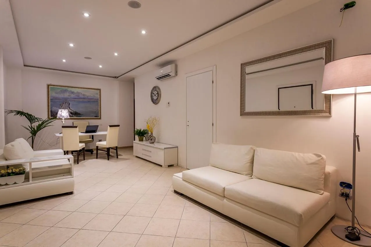 Communal lounge/ TV room in Residence Perla