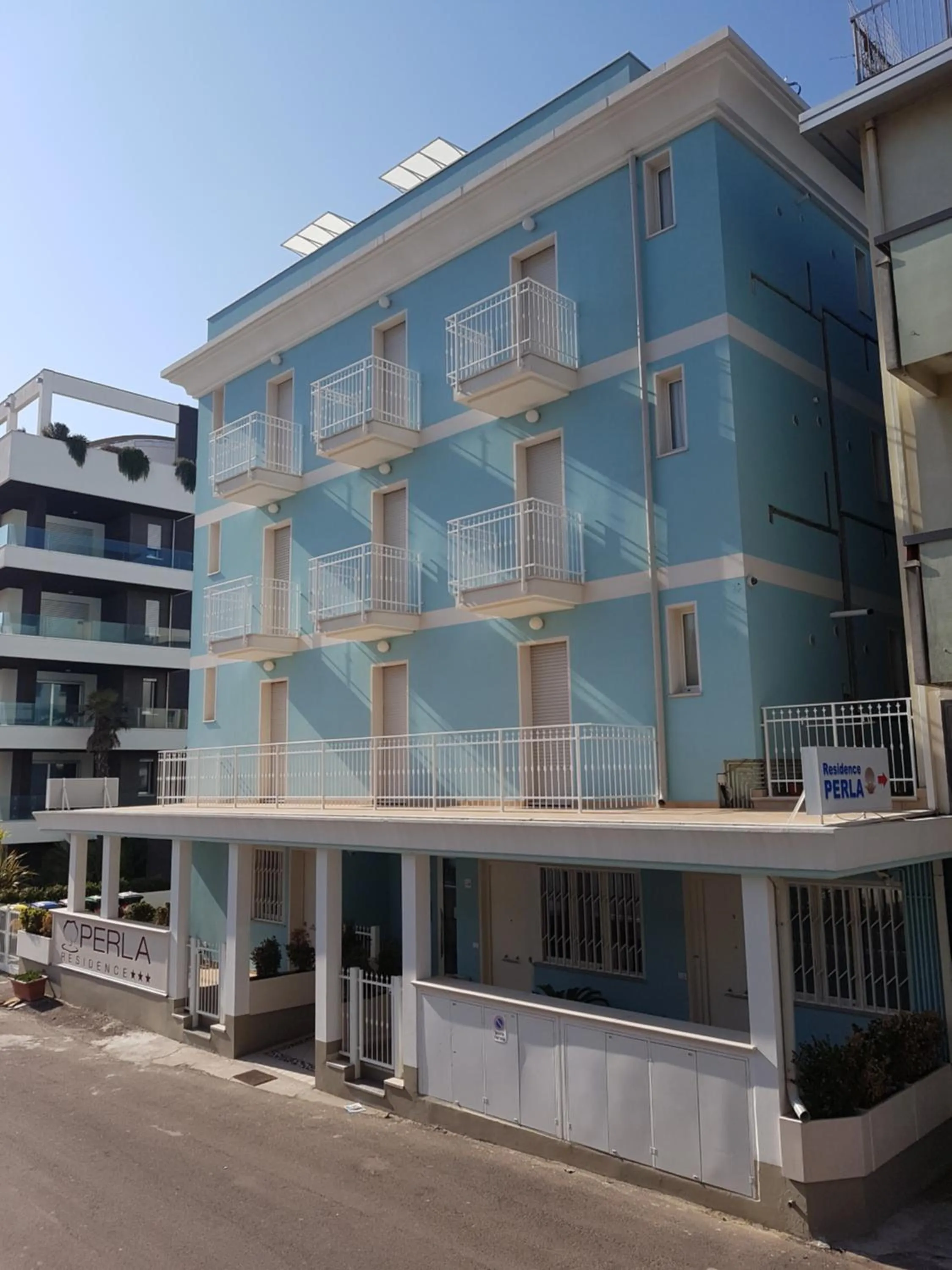 Facade/entrance in Residence Perla