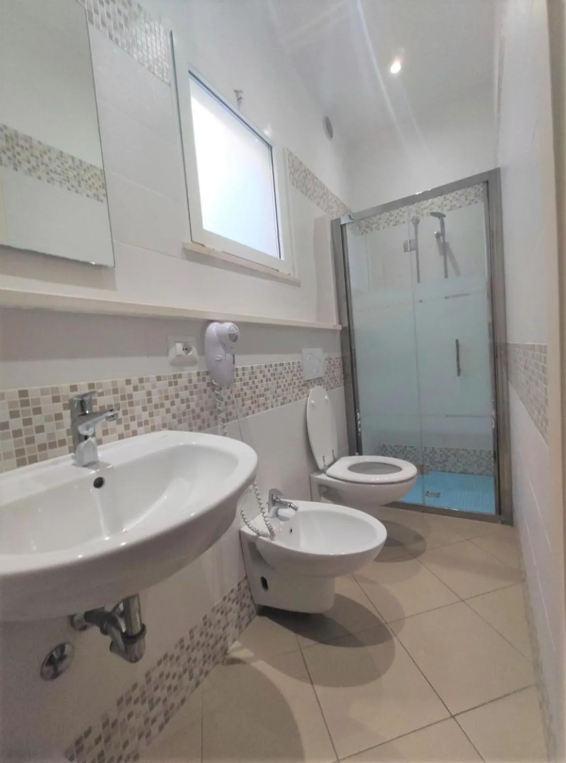 Shower in Residence Perla