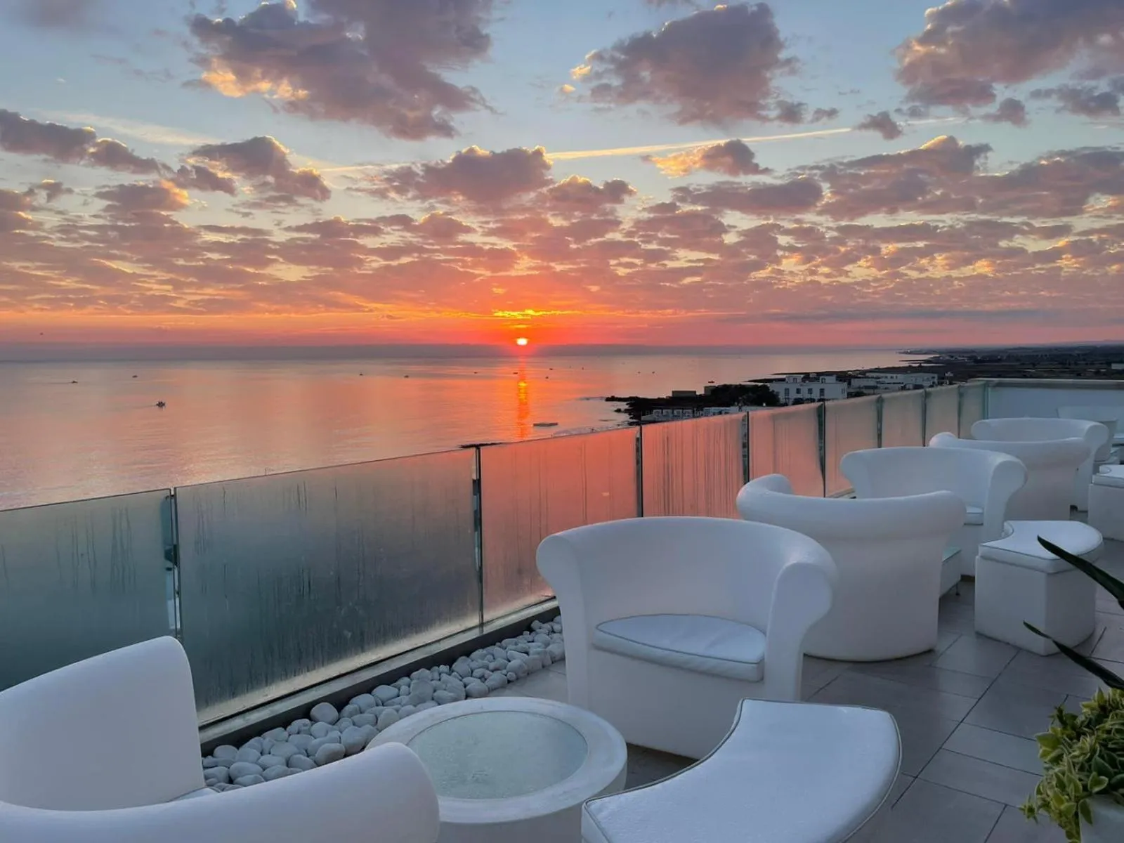 Patio in Bianco Riccio Suite Hotel