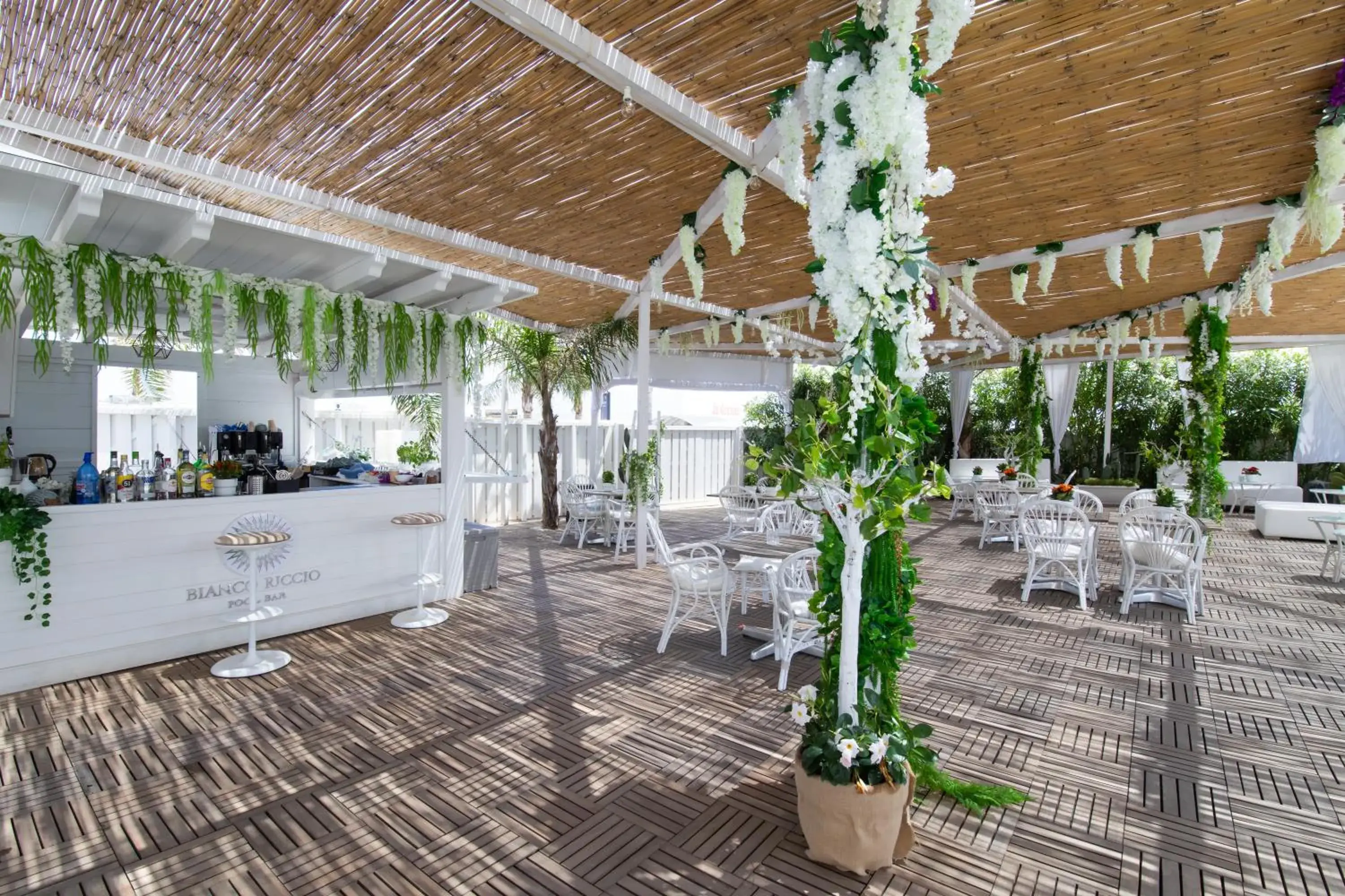 Lounge or bar in Bianco Riccio Suite Hotel Lounge or bar in Bianco Riccio Suite Hotel