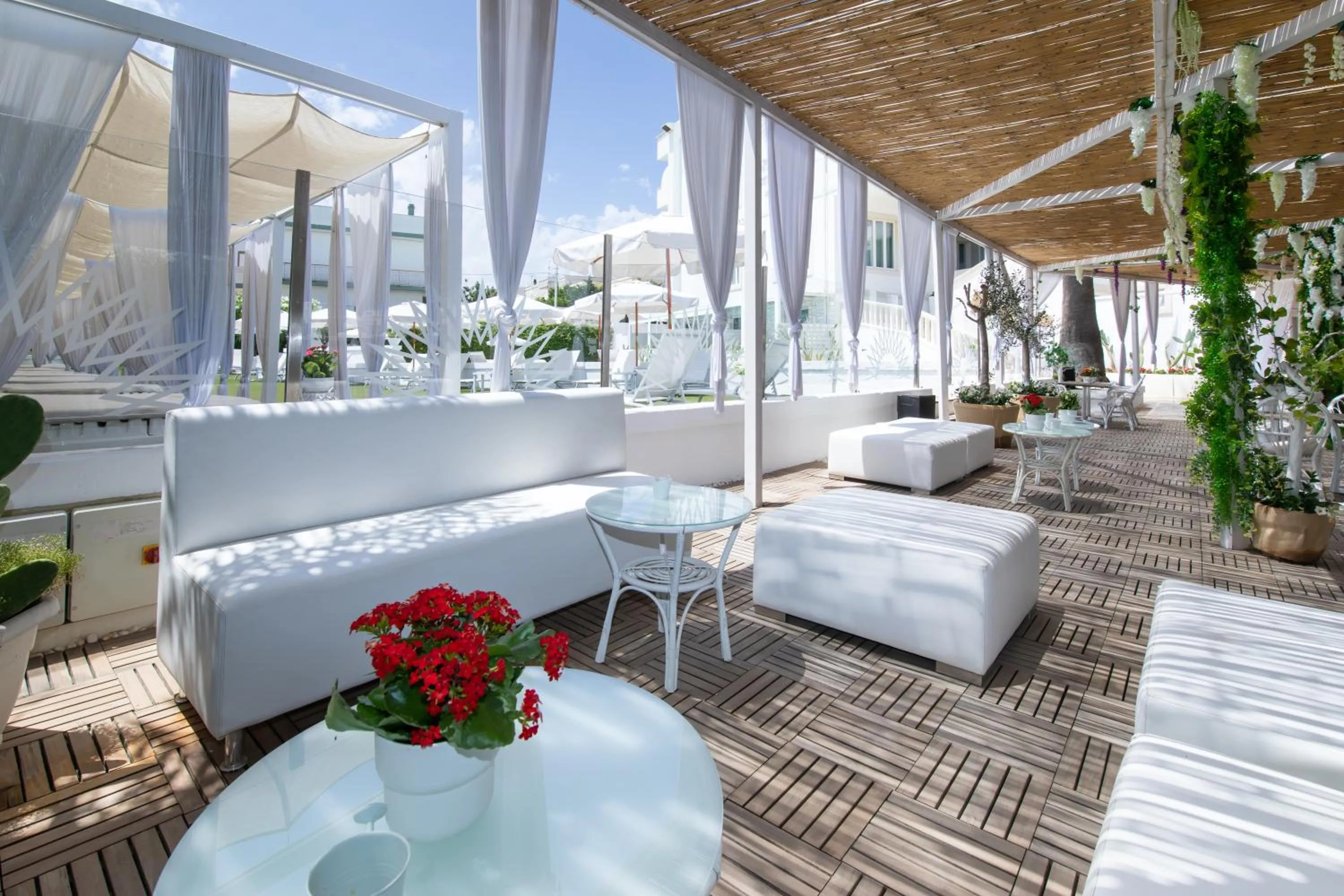 Day in Bianco Riccio Suite Hotel