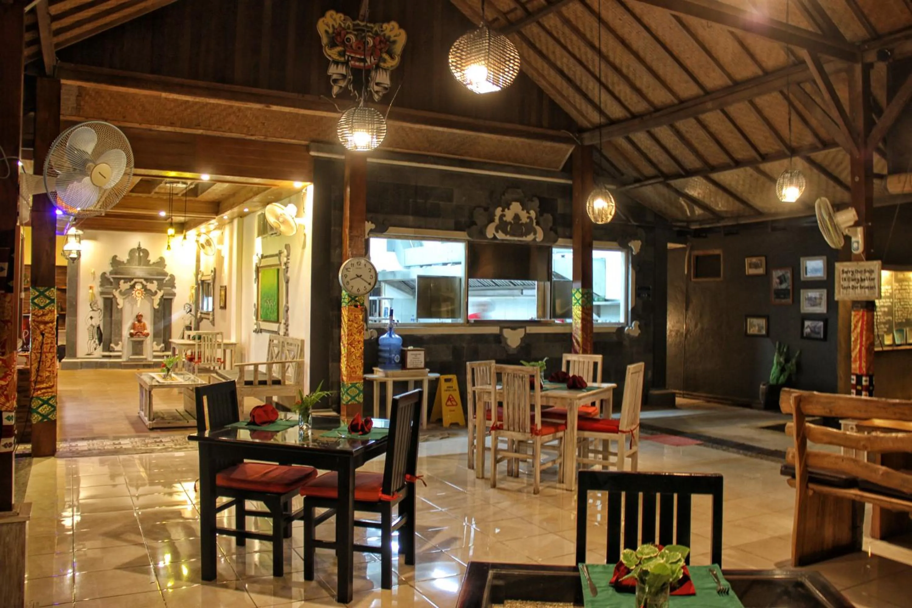 Restaurant/places to eat in Kubuku Eco Dive Lodge and Yoga