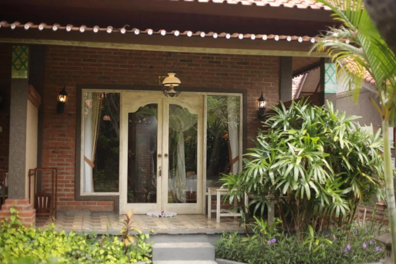 Facade/entrance in Kubuku Eco Dive Lodge and Yoga