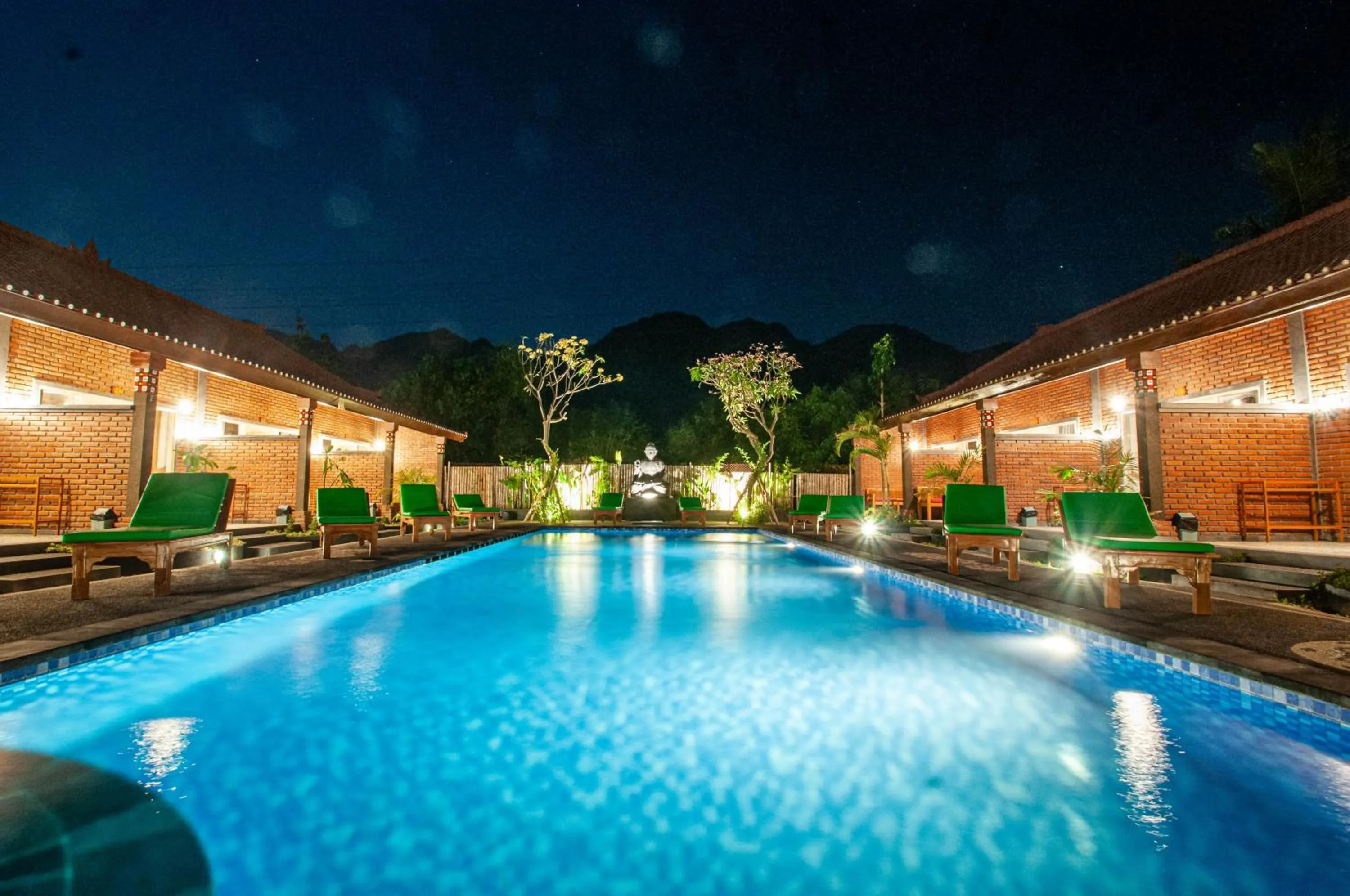 Swimming pool in Kubuku Eco Dive Lodge and Yoga