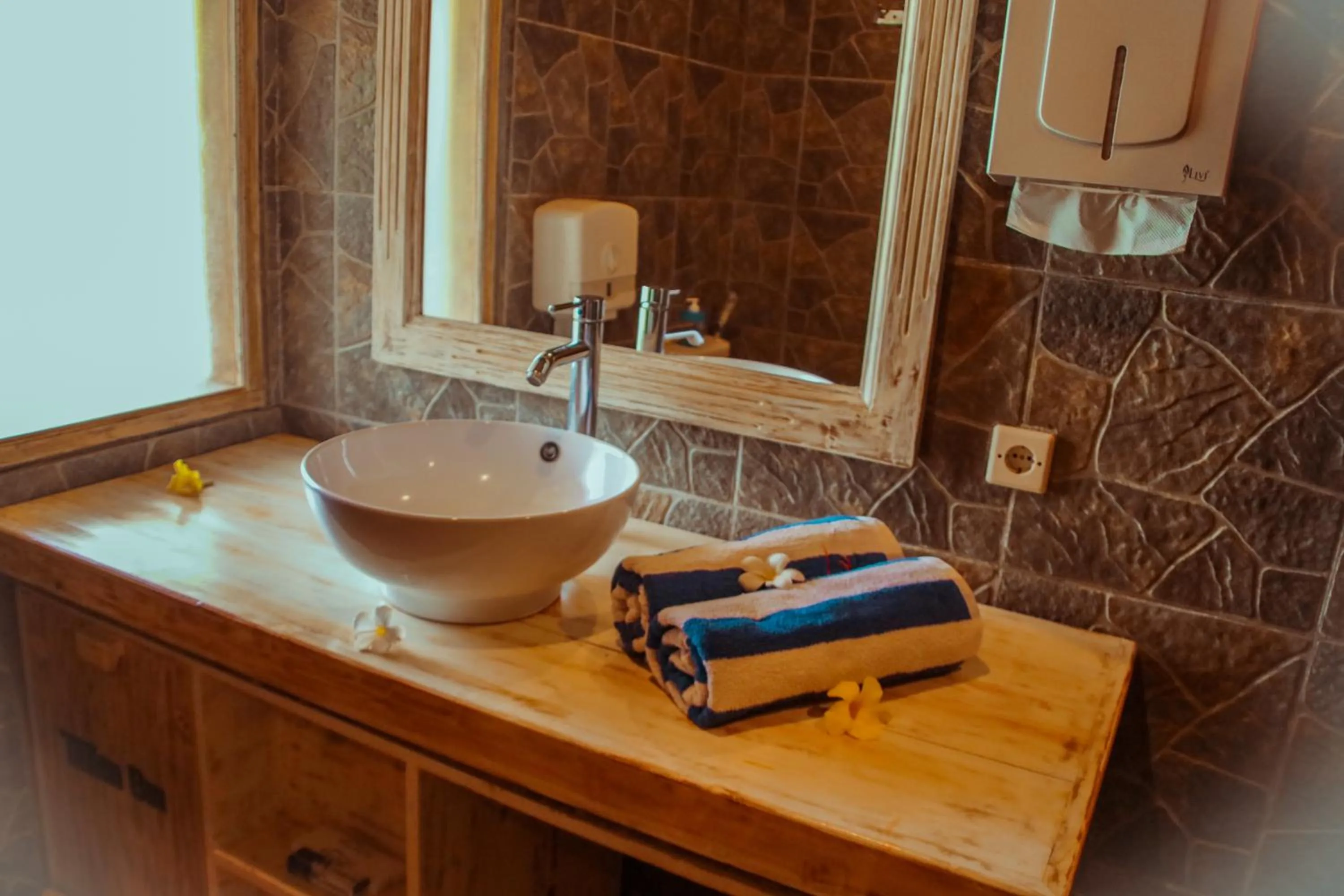 Bathroom in Kubuku Eco Dive Lodge and Yoga