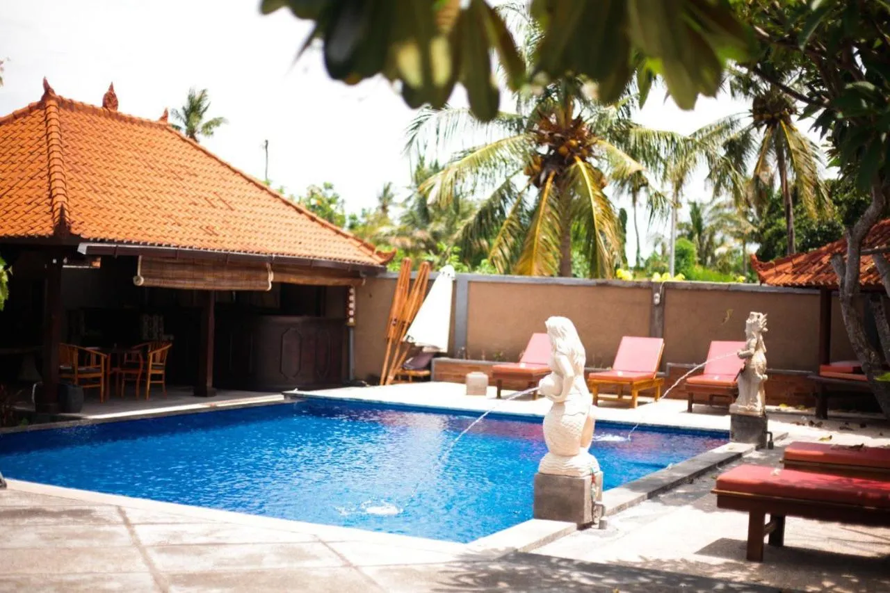 Swimming pool in Kubuku Eco Dive Lodge and Yoga