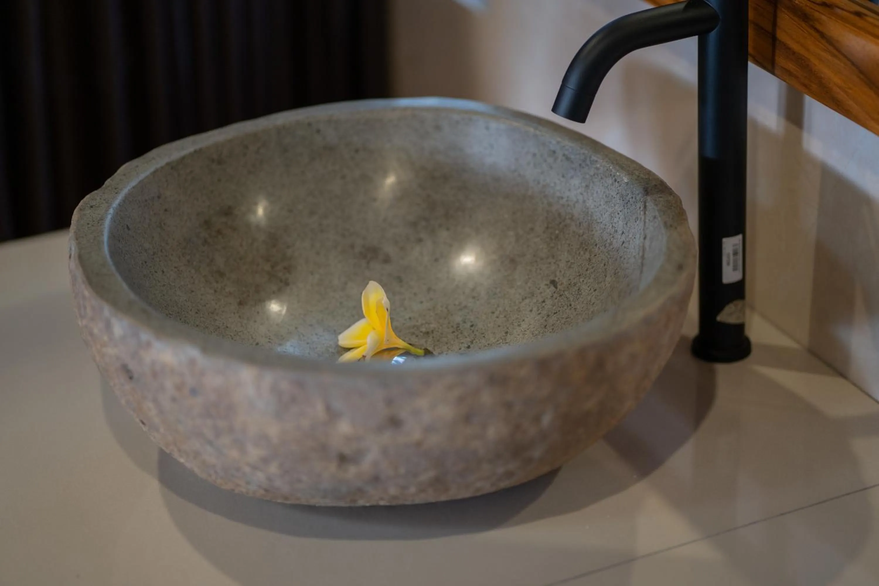 Bathroom in Kubuku Eco Dive Lodge and Yoga