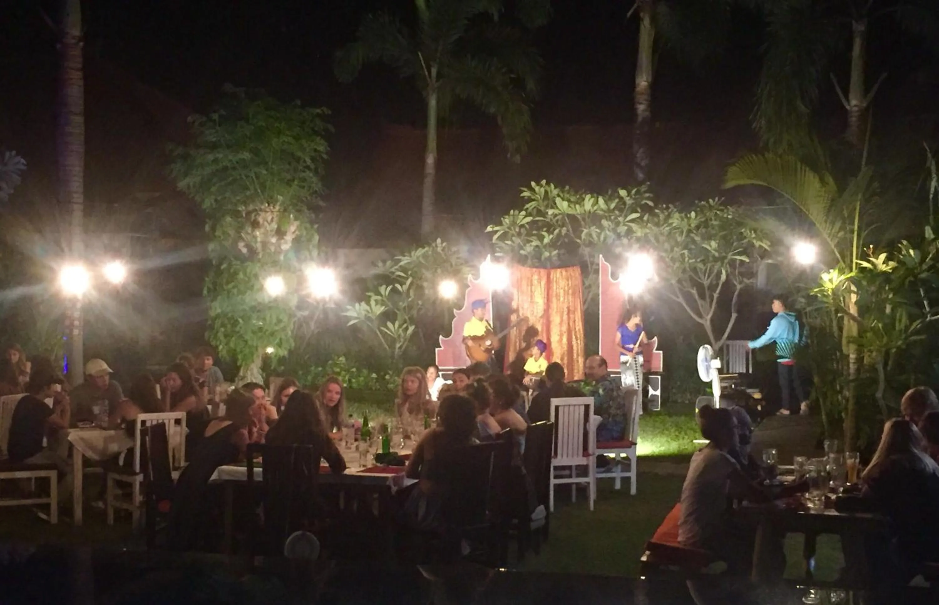 Evening entertainment in Kubuku Eco Dive Lodge and Yoga