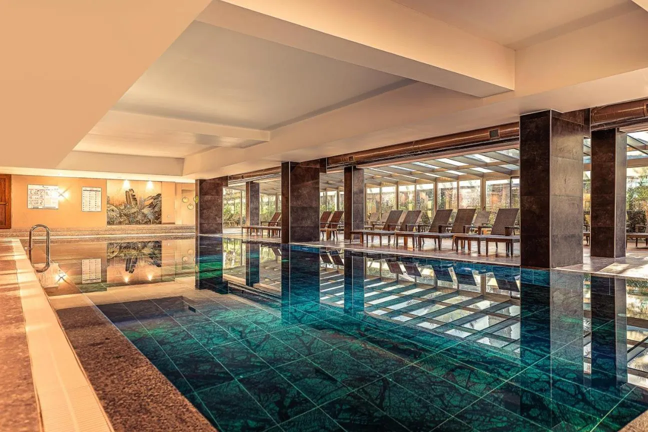 Swimming pool in Belek Beach Resort Hotel