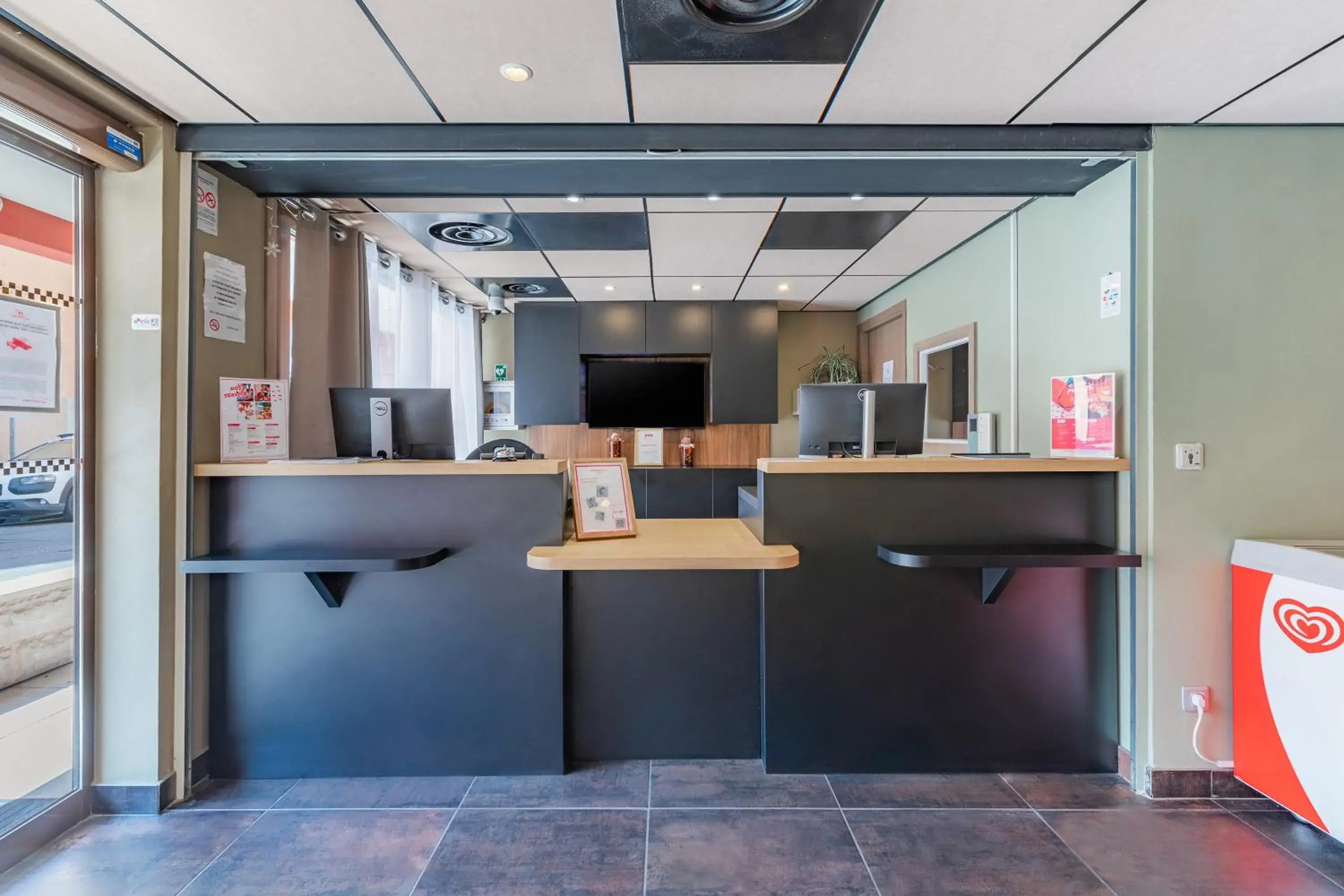 Lobby or reception in Appart'City Confort Marseille Centre Prado Vélodrome Lobby or reception in Appart'City Confort Marseille Centre Prado Vélodrome