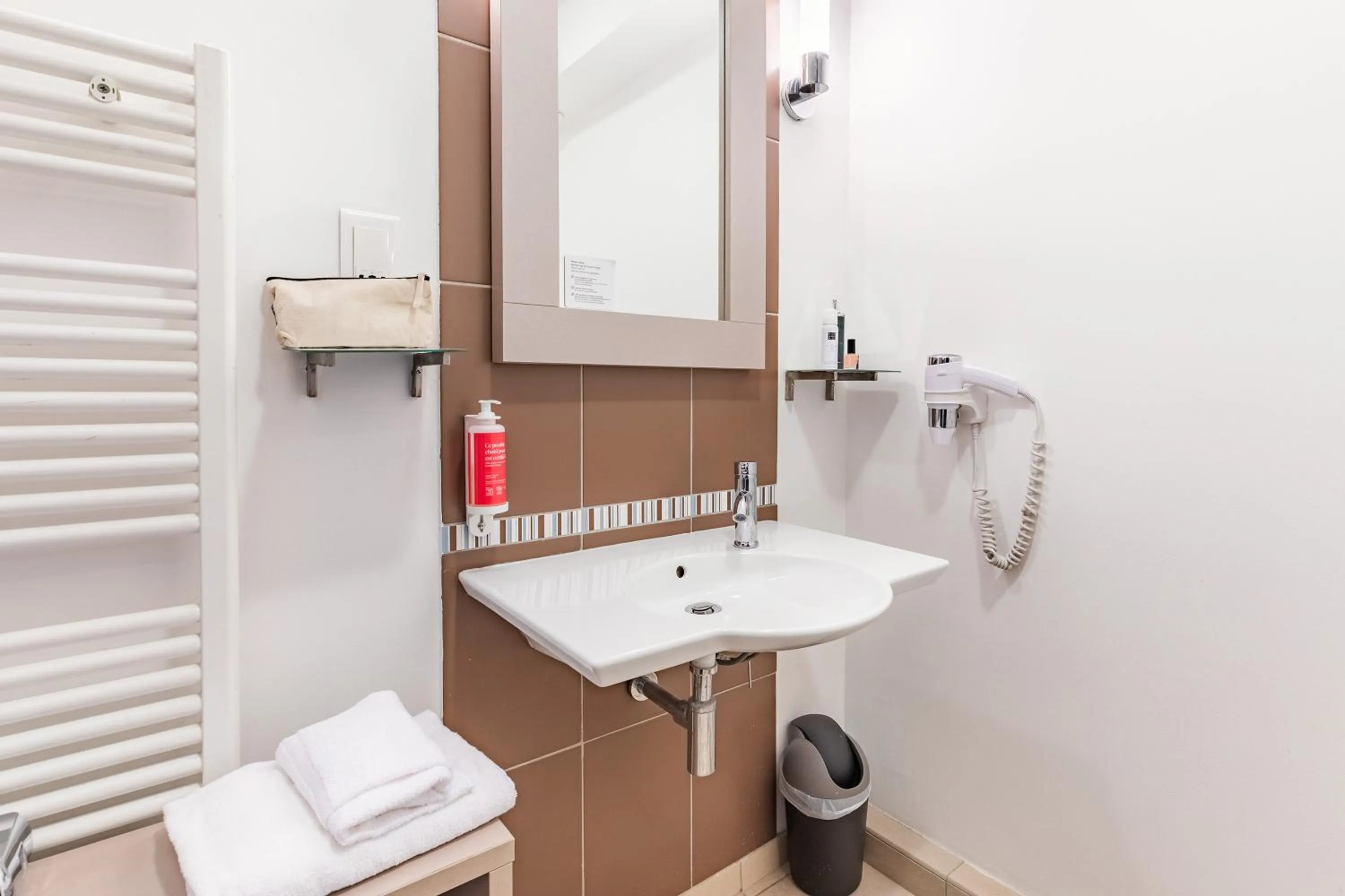 Bathroom in Appart'City Confort Marseille Centre Prado Vélodrome