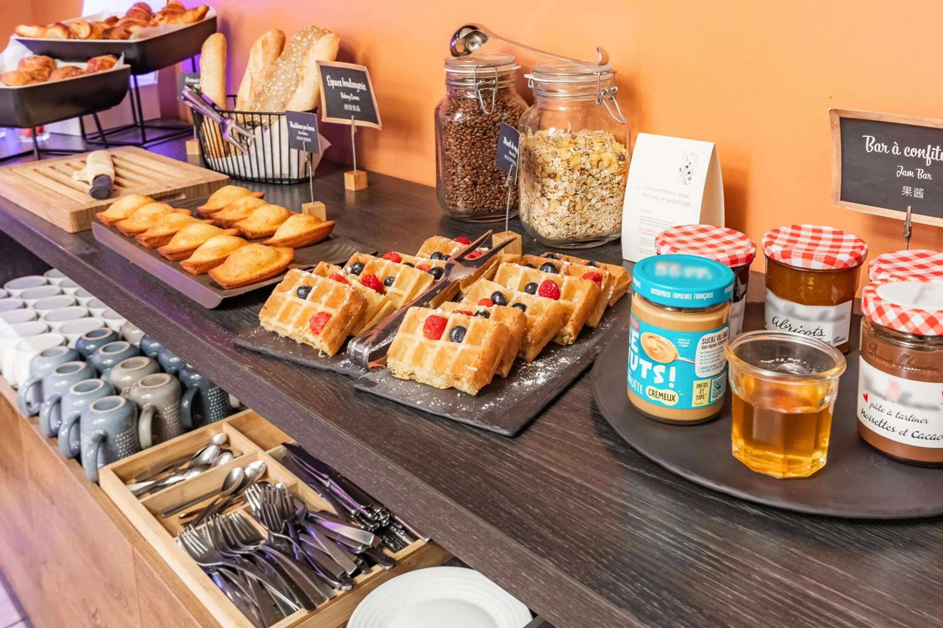 Breakfast in Appart'City Confort Marseille Centre Prado Vélodrome