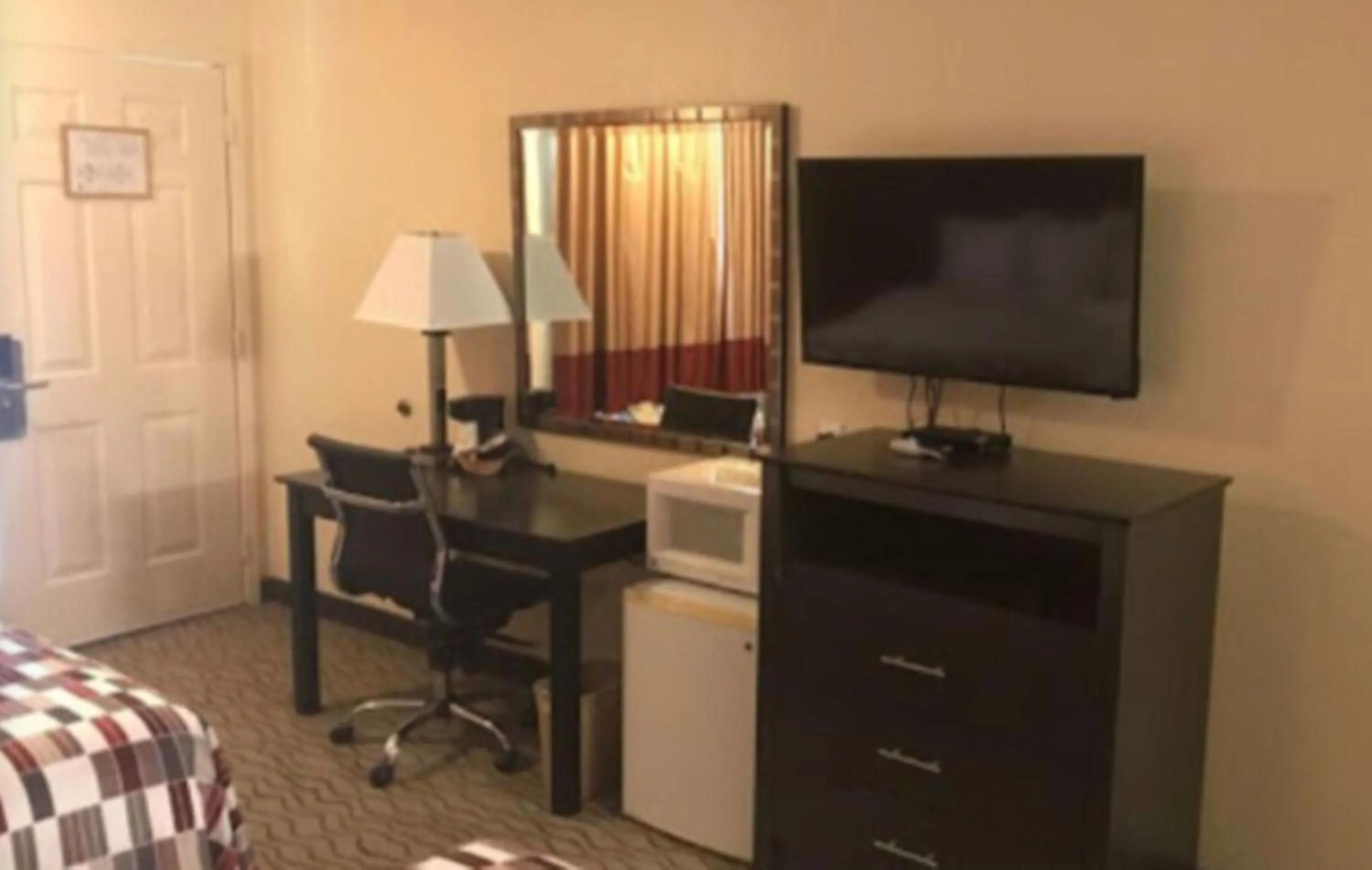 Living room, Bed in American Inn