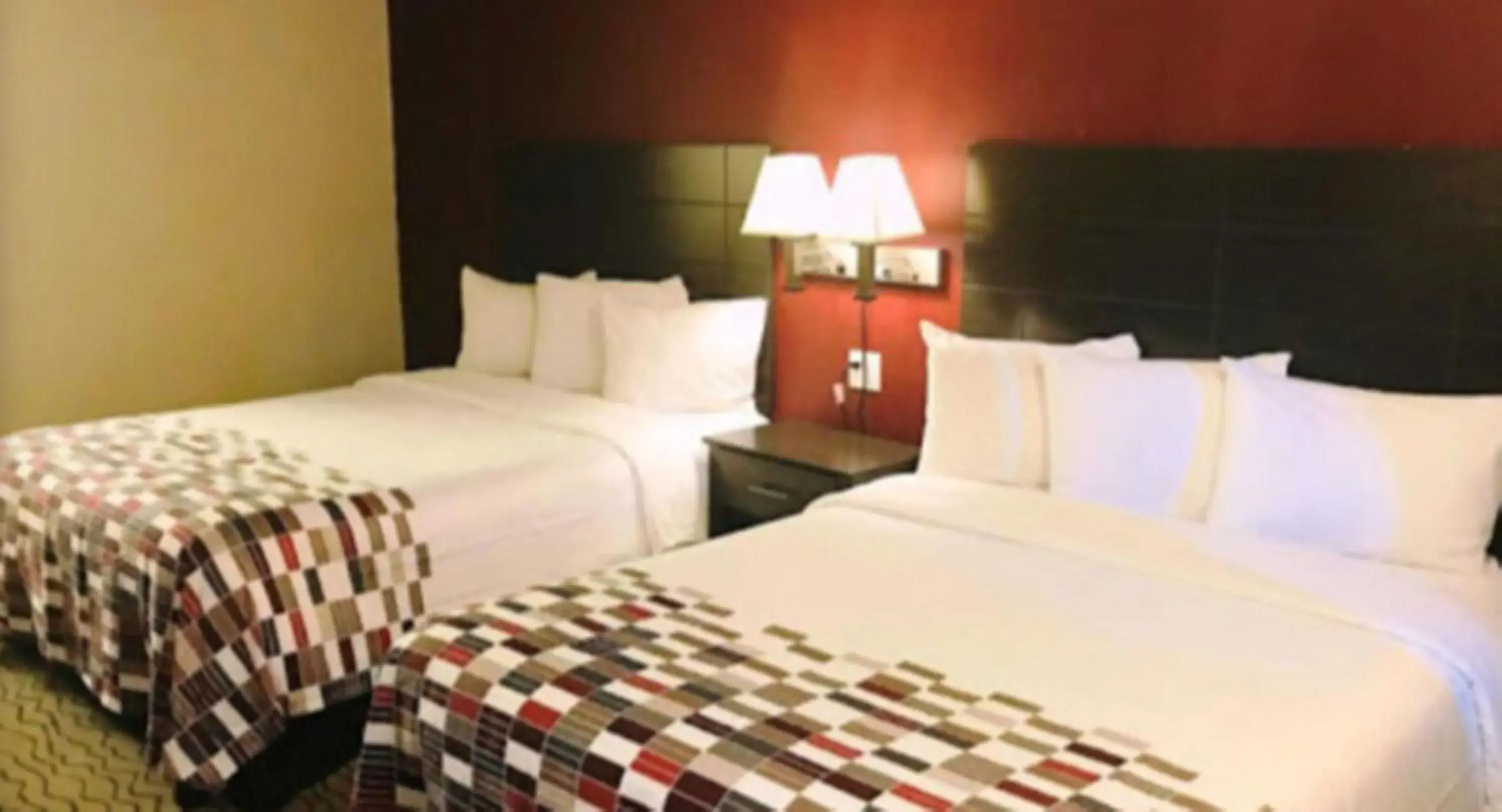 Bedroom, Bed in American Inn Bedroom, Bed in American Inn