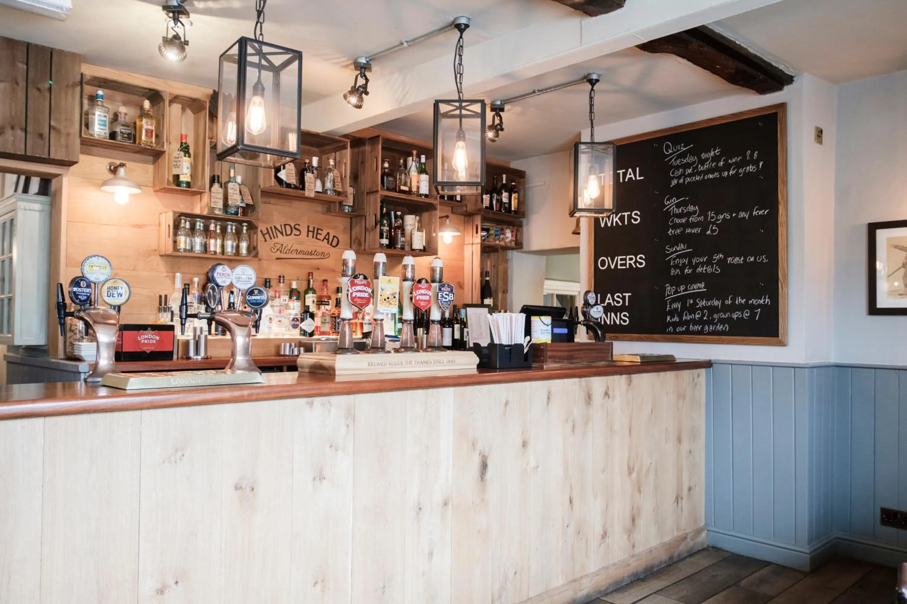 Lounge or bar in Hinds Head