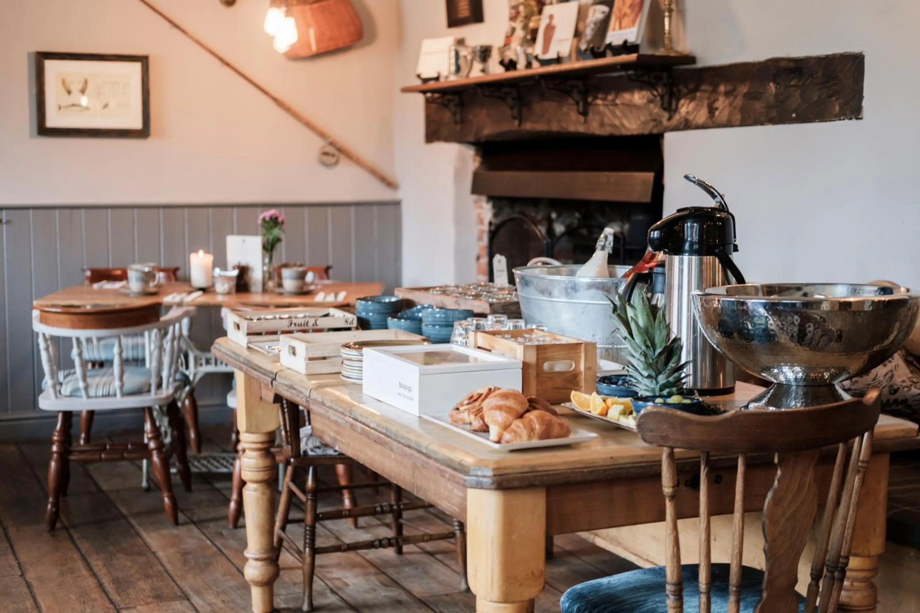 Buffet breakfast in Hinds Head