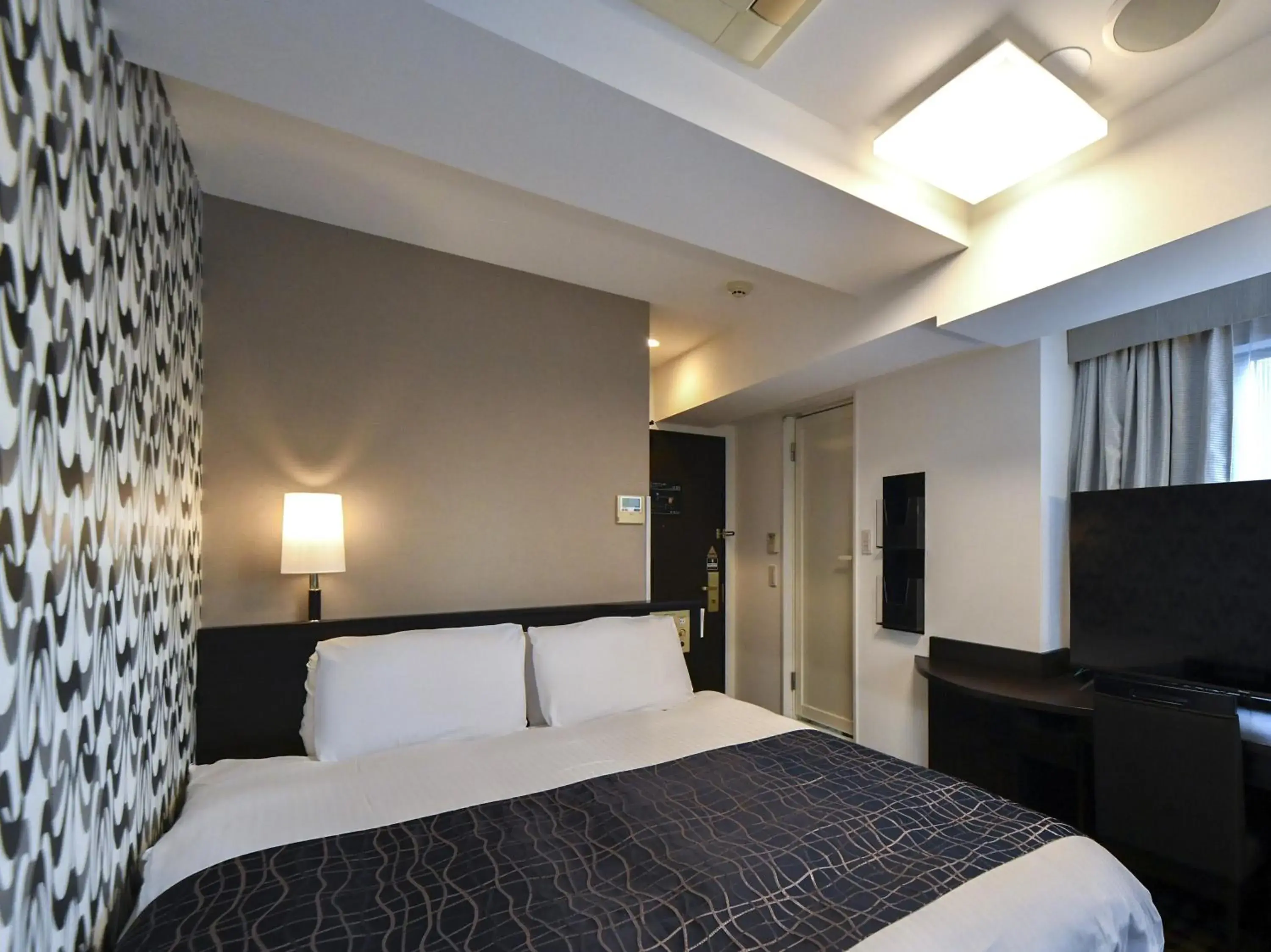 Photo of the whole room, Bed in APA Hotel Shimbashi Onarimon Photo of the whole room, Bed in APA Hotel Shimbashi Onarimon