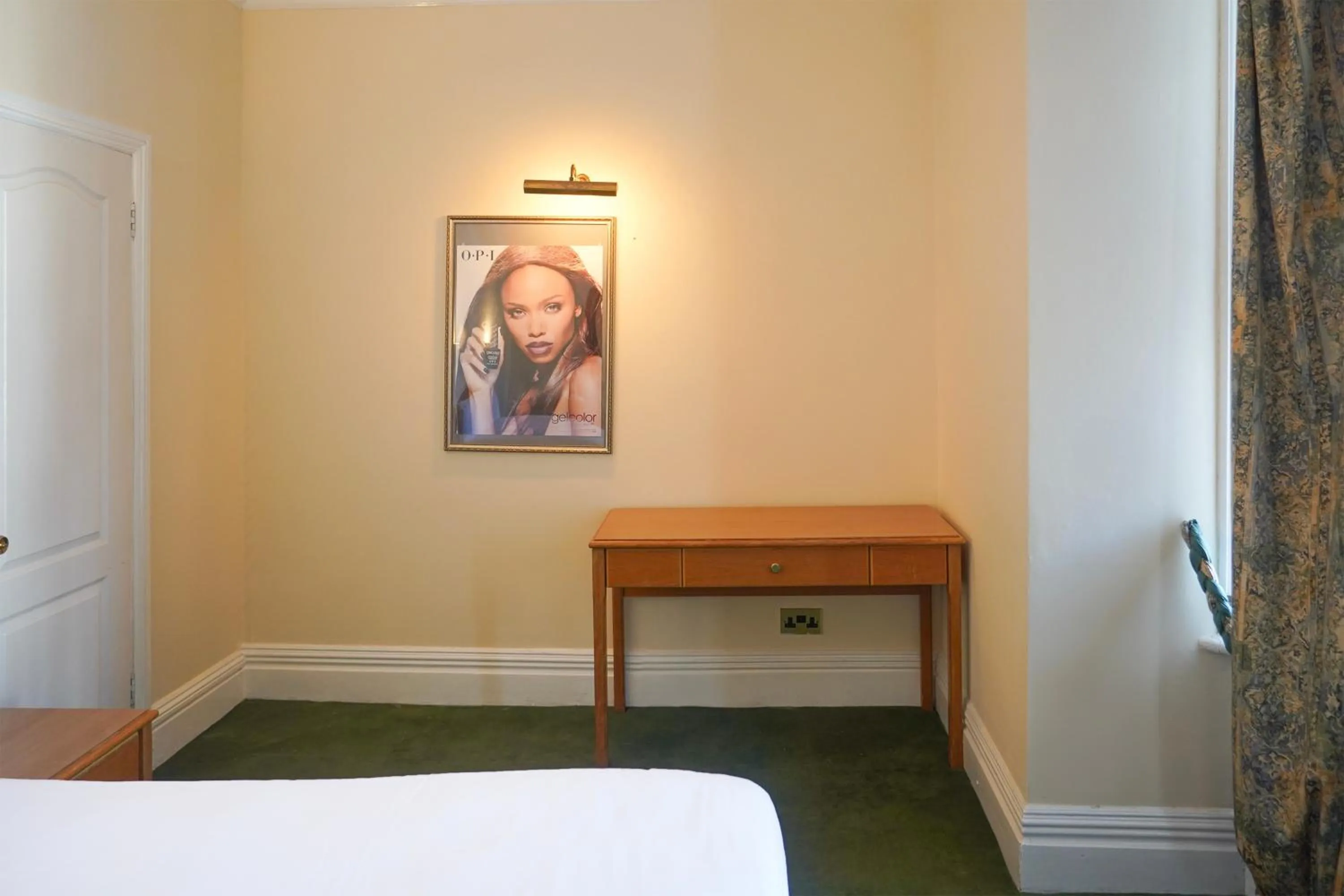 Bedroom, Bed in OYO Langford Hotel, Brighton & Hove