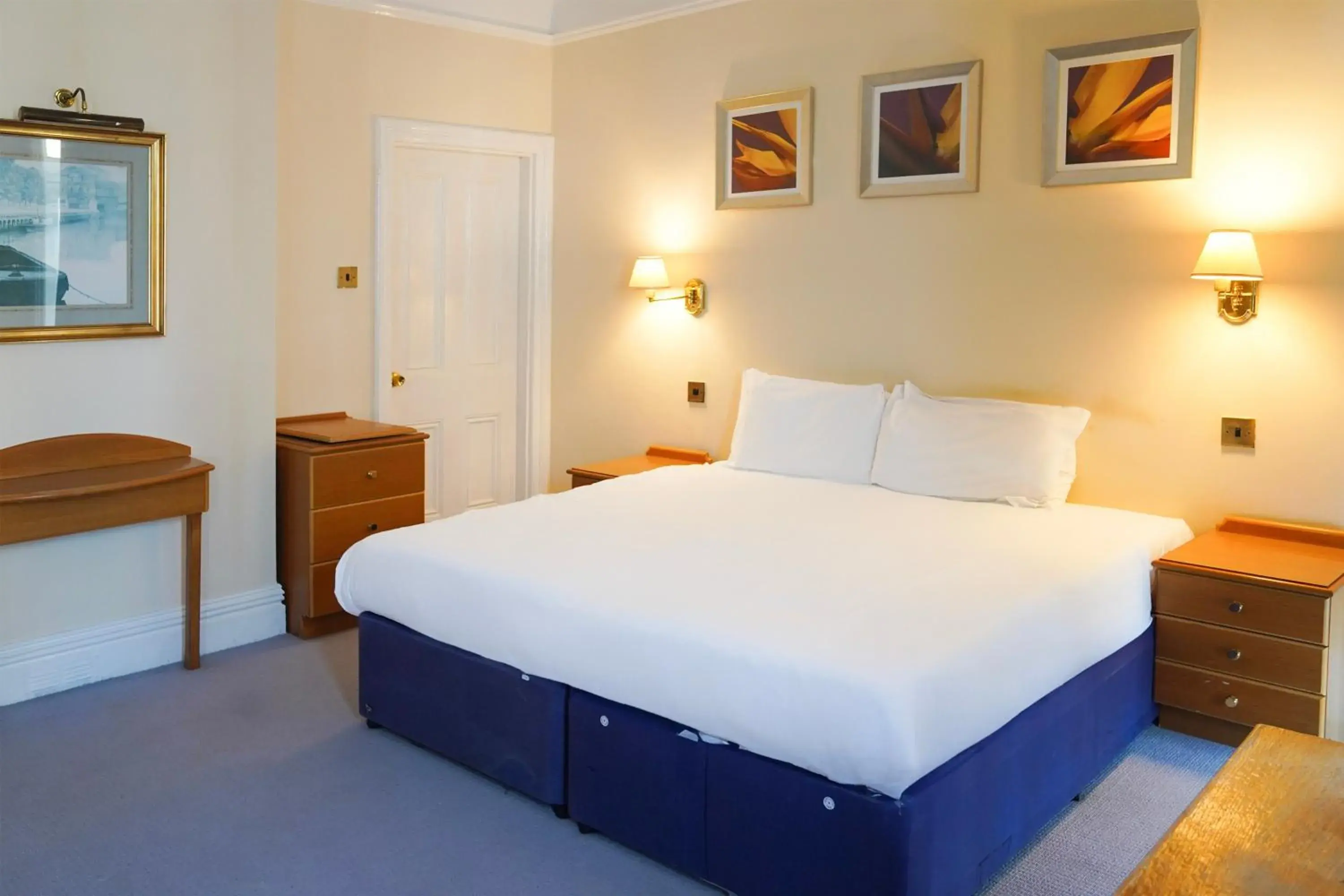 Bedroom, Bed in OYO Langford Hotel, Brighton & Hove Bedroom, Bed in OYO Langford Hotel, Brighton & Hove
