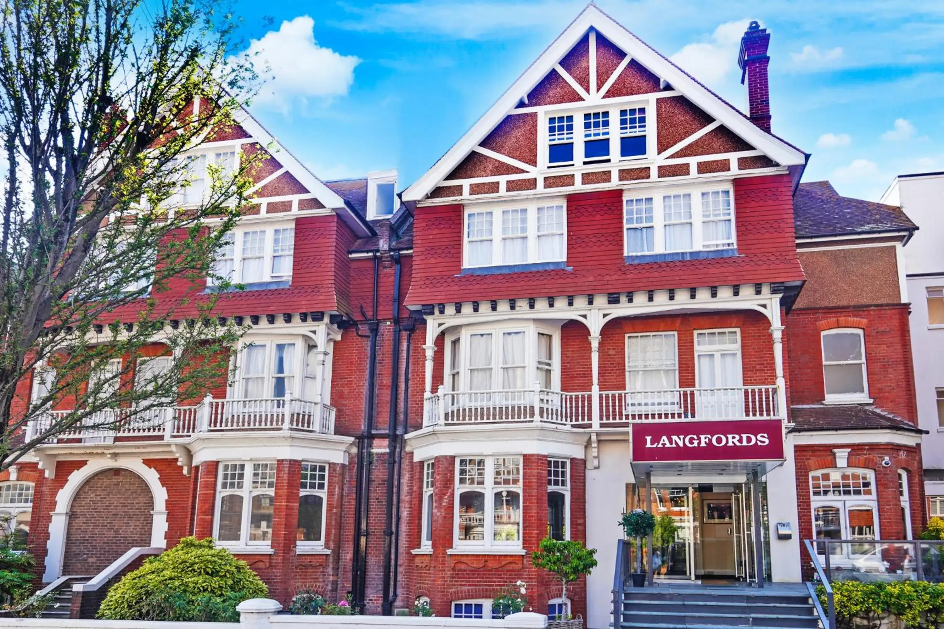 Facade/entrance in OYO Langford Hotel, Brighton & Hove Facade/entrance in OYO Langford Hotel, Brighton & Hove