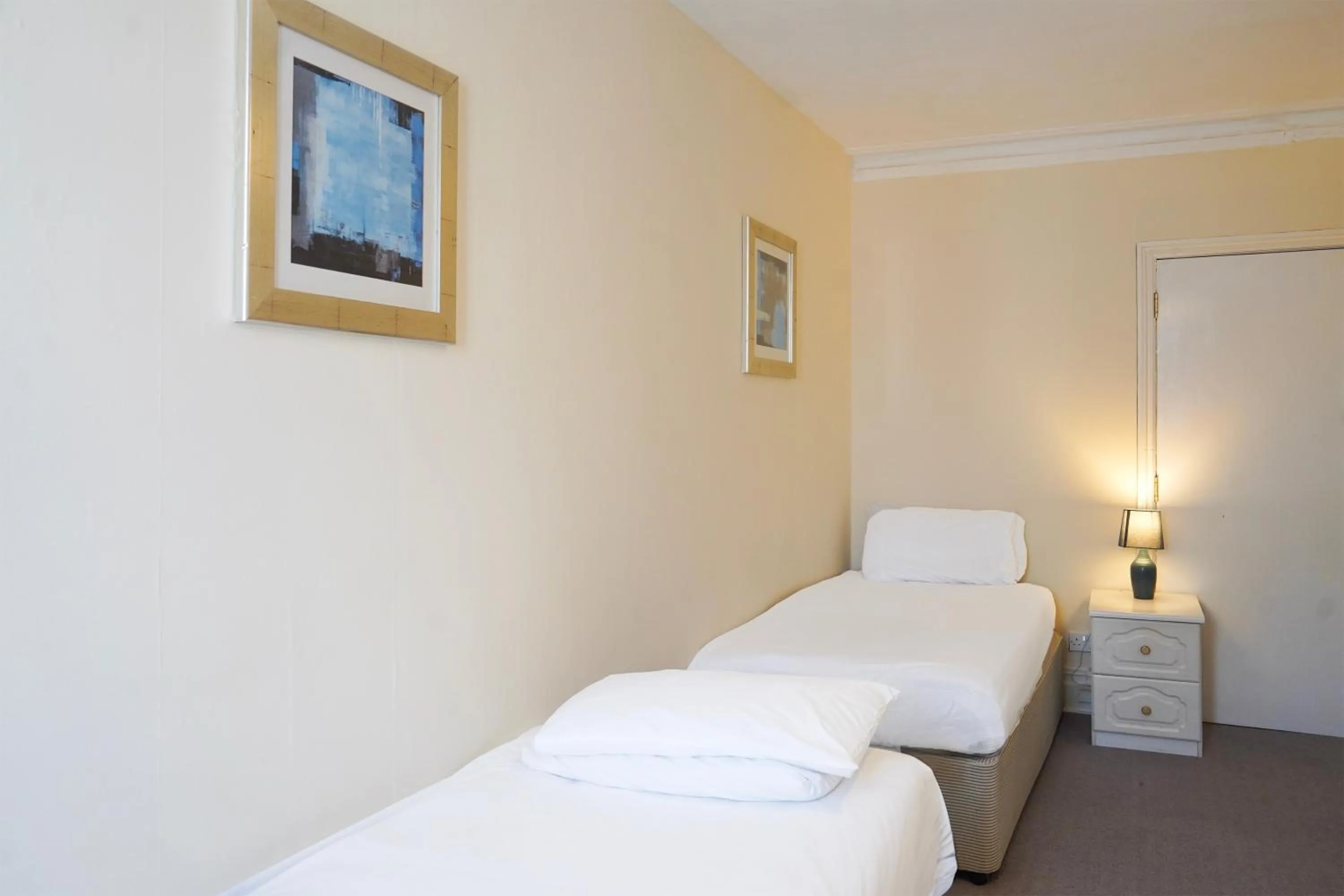 Bedroom, Bed in OYO Langford Hotel, Brighton & Hove