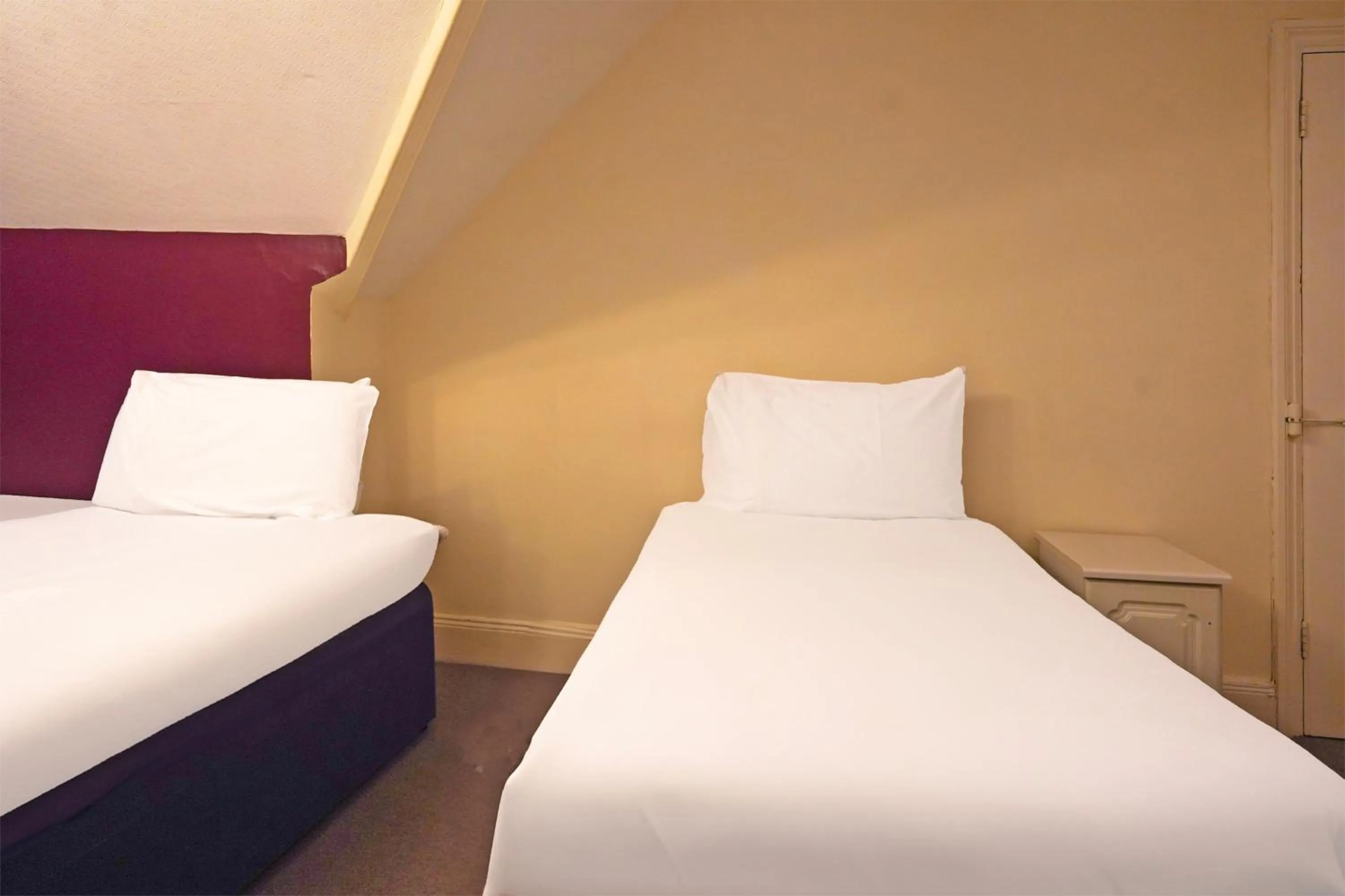 Bedroom, Bed in OYO Langford Hotel, Brighton & Hove