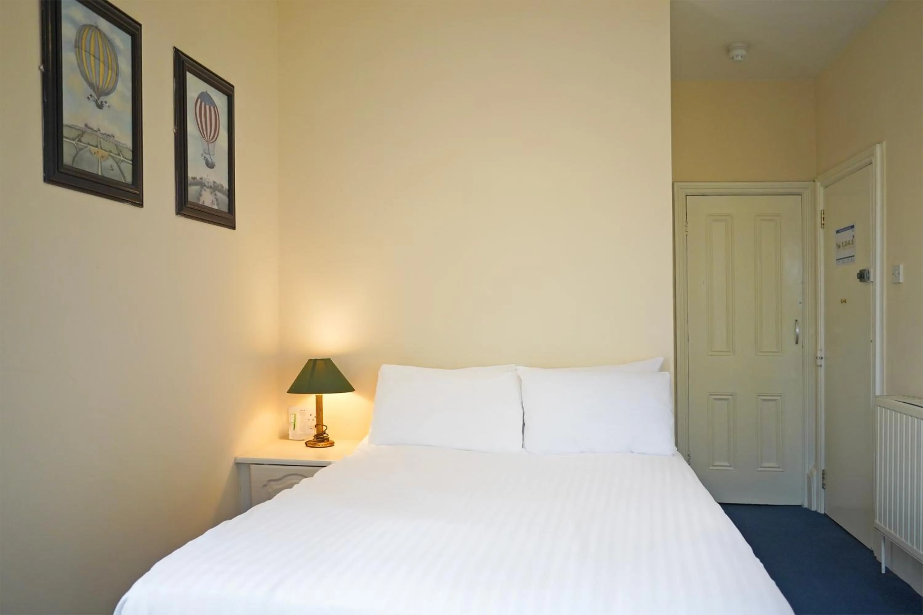 Bedroom, Bed in OYO Langford Hotel, Brighton & Hove