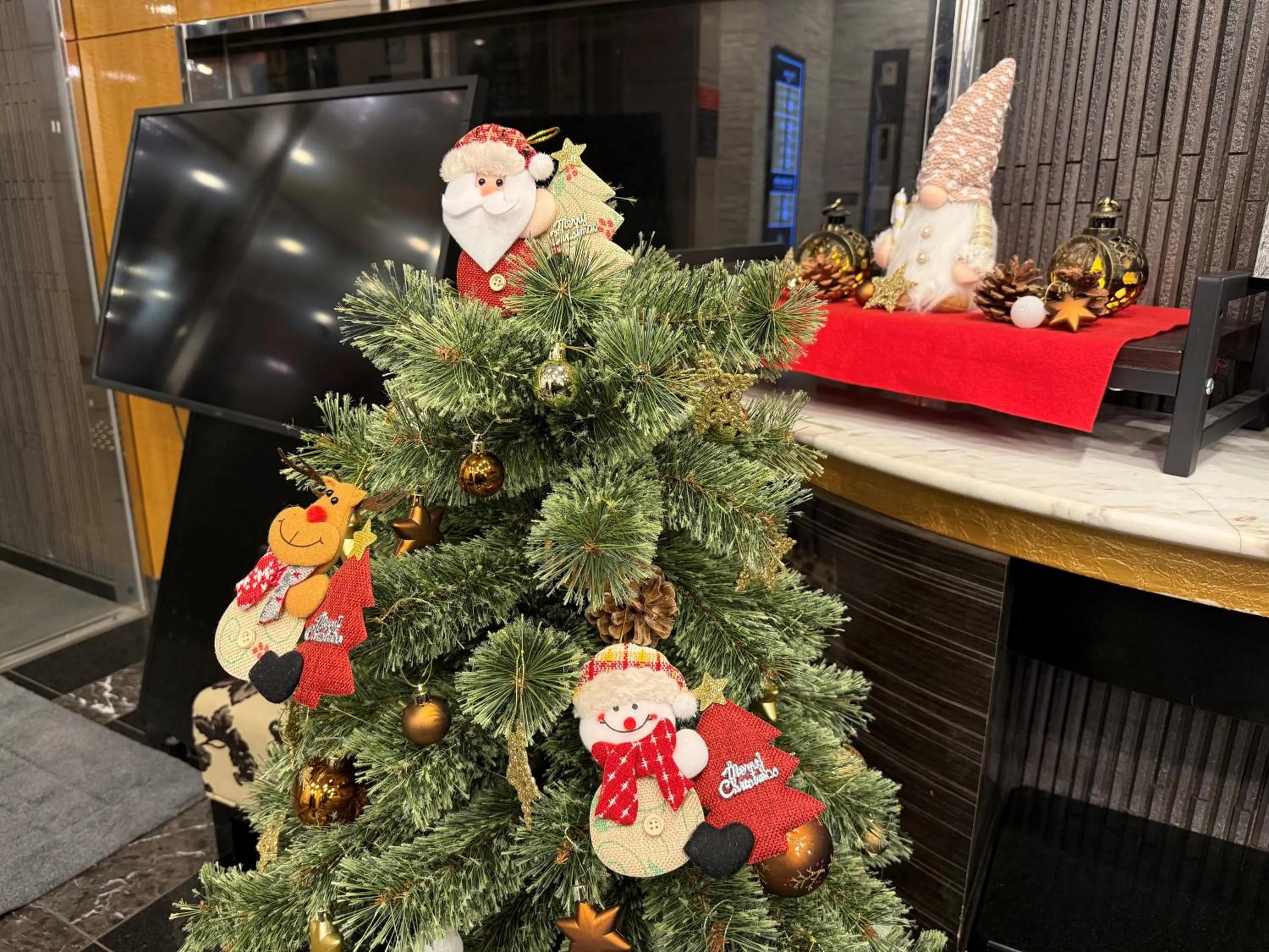 Decorative detail in APA Hotel Kodemmacho Ekimae