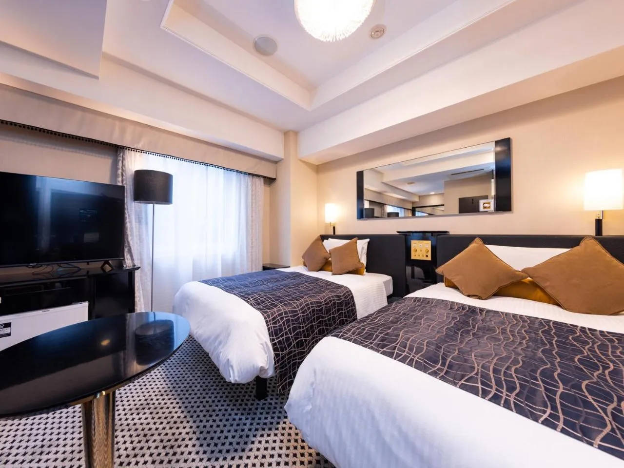 Photo of the whole room, Bed in APA Hotel Kodemmacho Ekimae