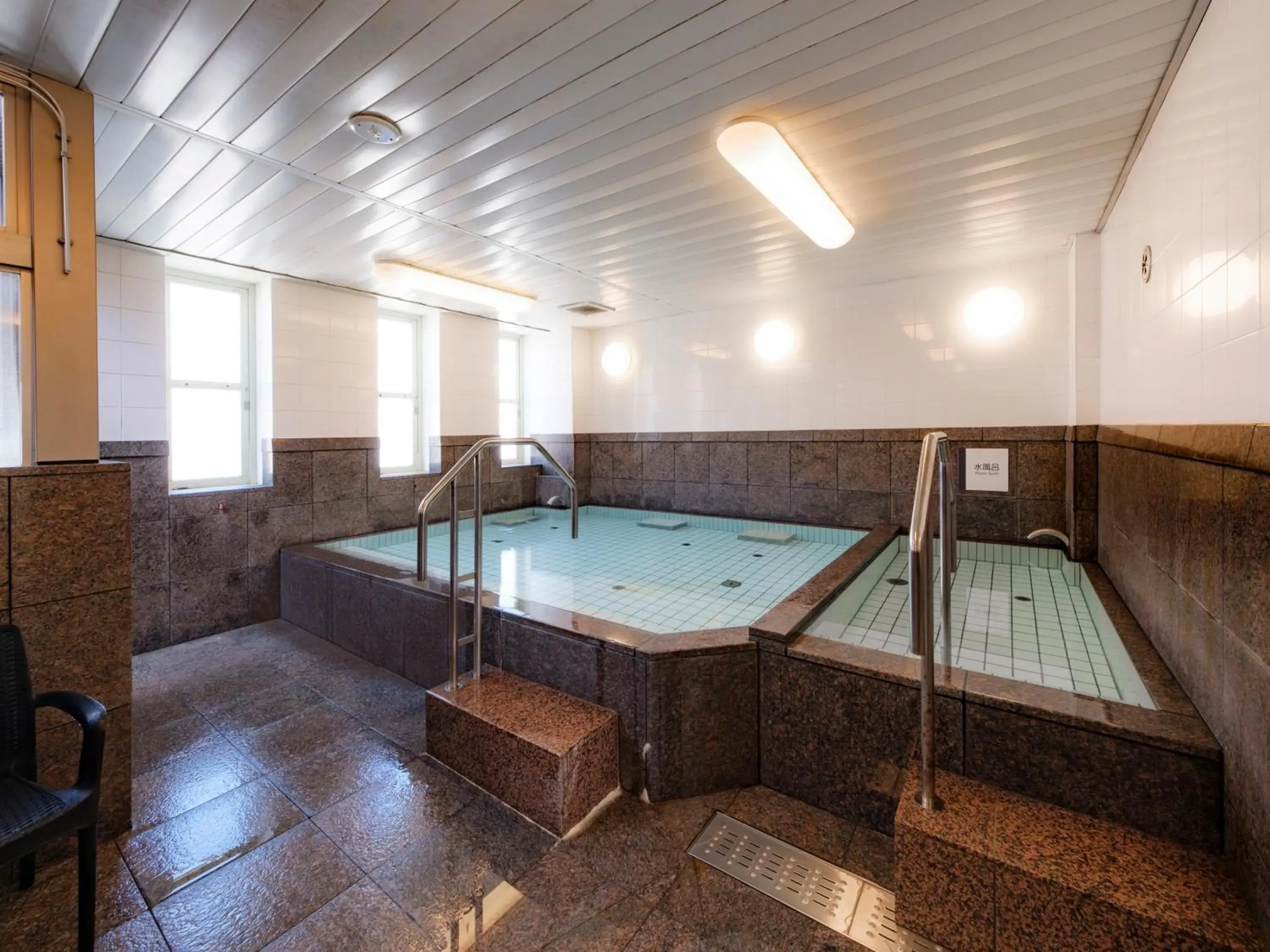 APA Hotel Yokohama Kannai APA Hotel Yokohama Kannai