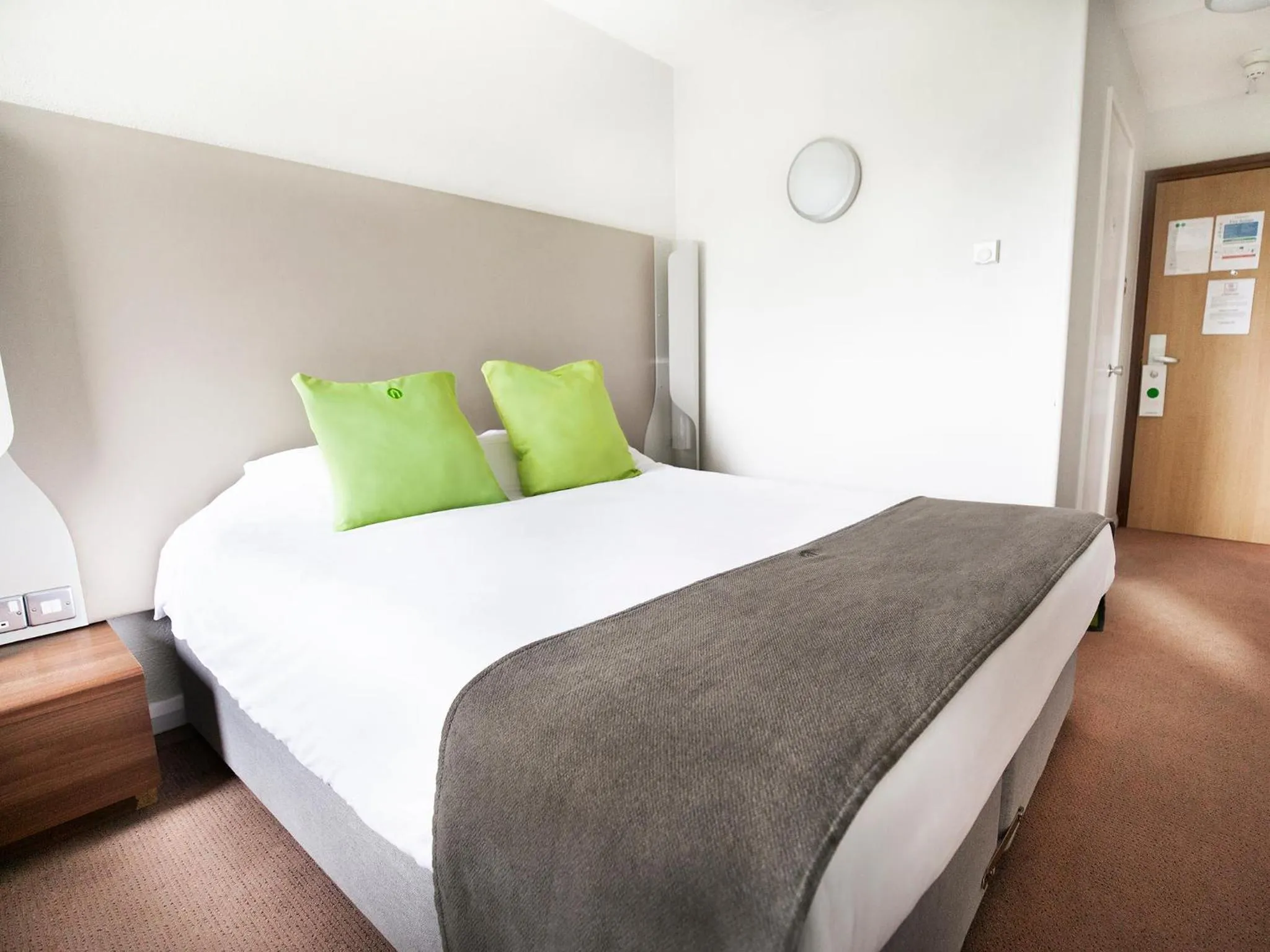 Bedroom in Campanile Swindon