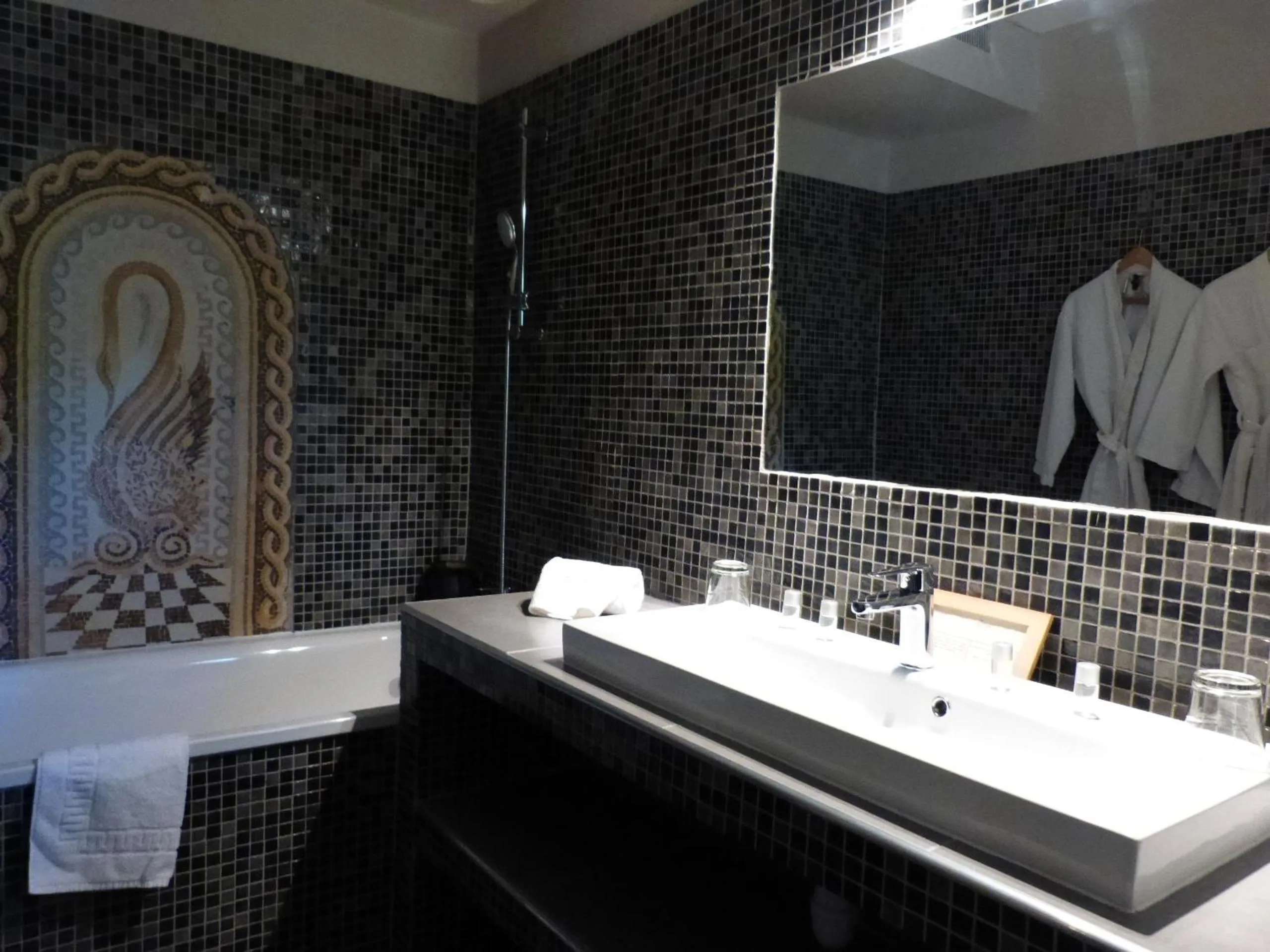 Bathroom in Château d'Arpaillargues - TERITORIA