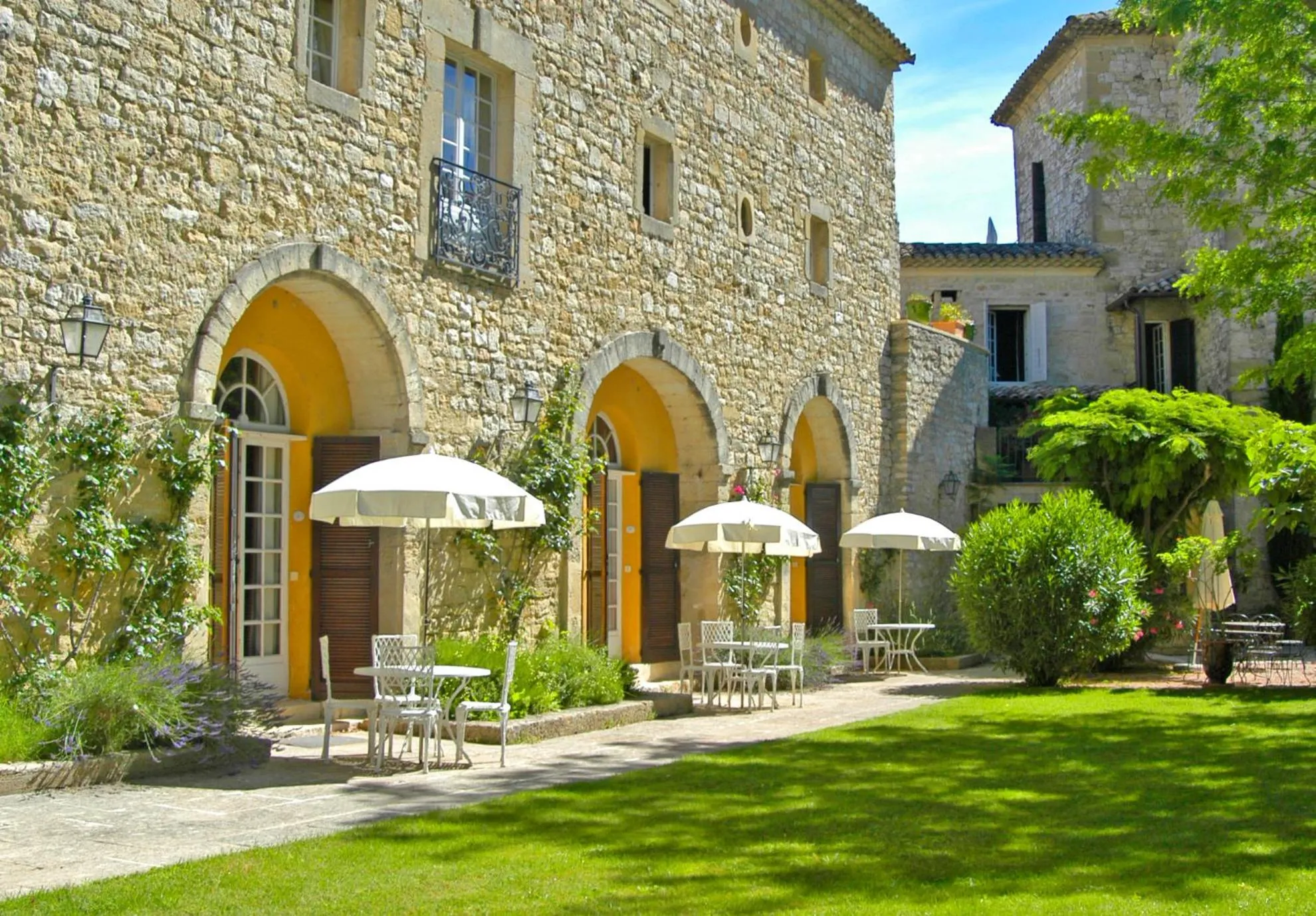 Balcony/Terrace in Château d'Arpaillargues - TERITORIA